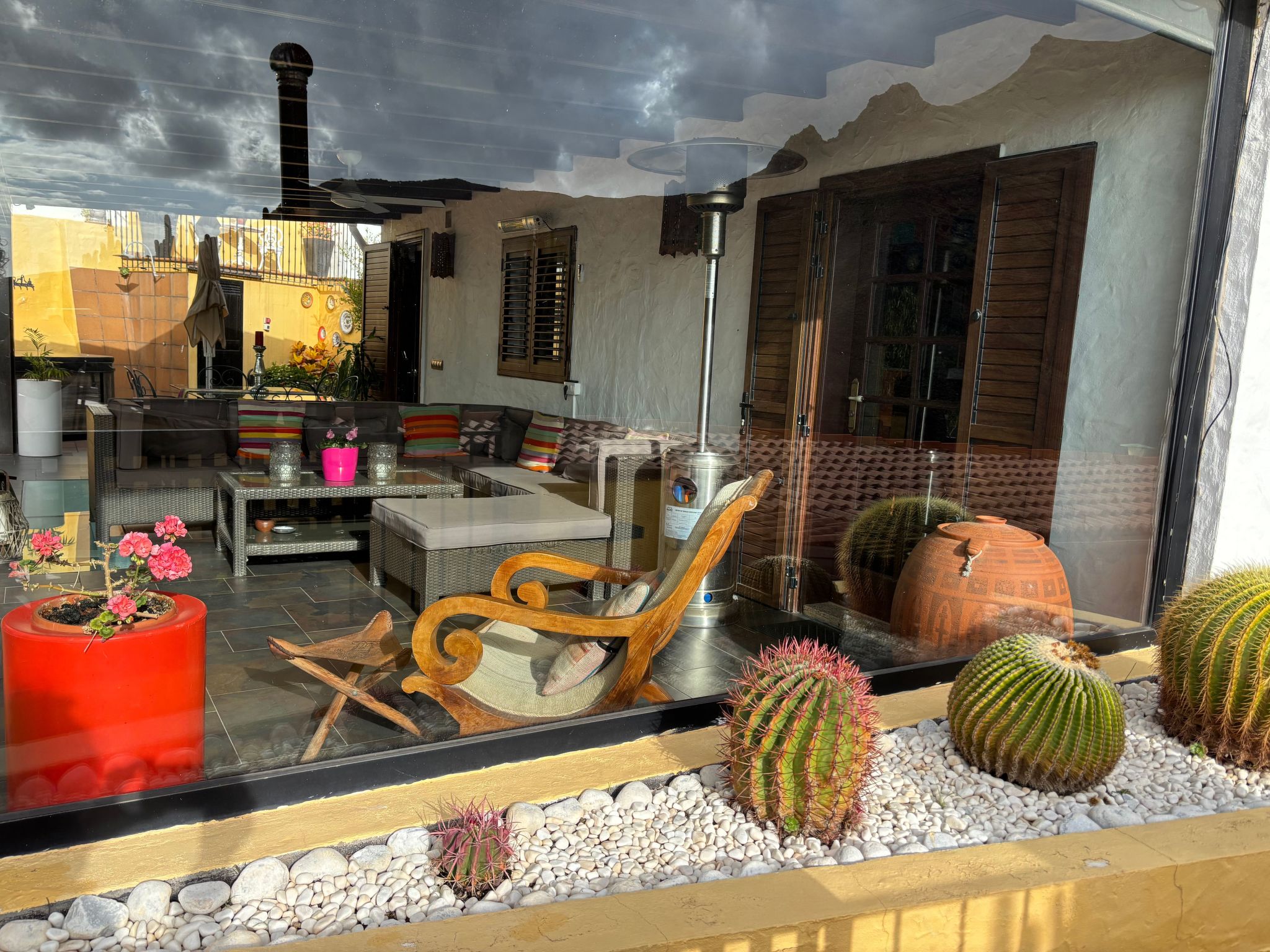 Haus mit Jacuzzi, Blick auf Berge, Meer und Entspannung-Binnen