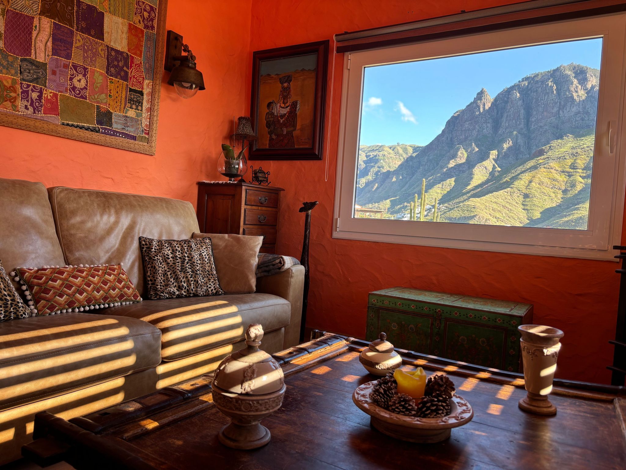 Haus mit Jacuzzi, Blick auf Berge, Meer und Entspannung-Binnen