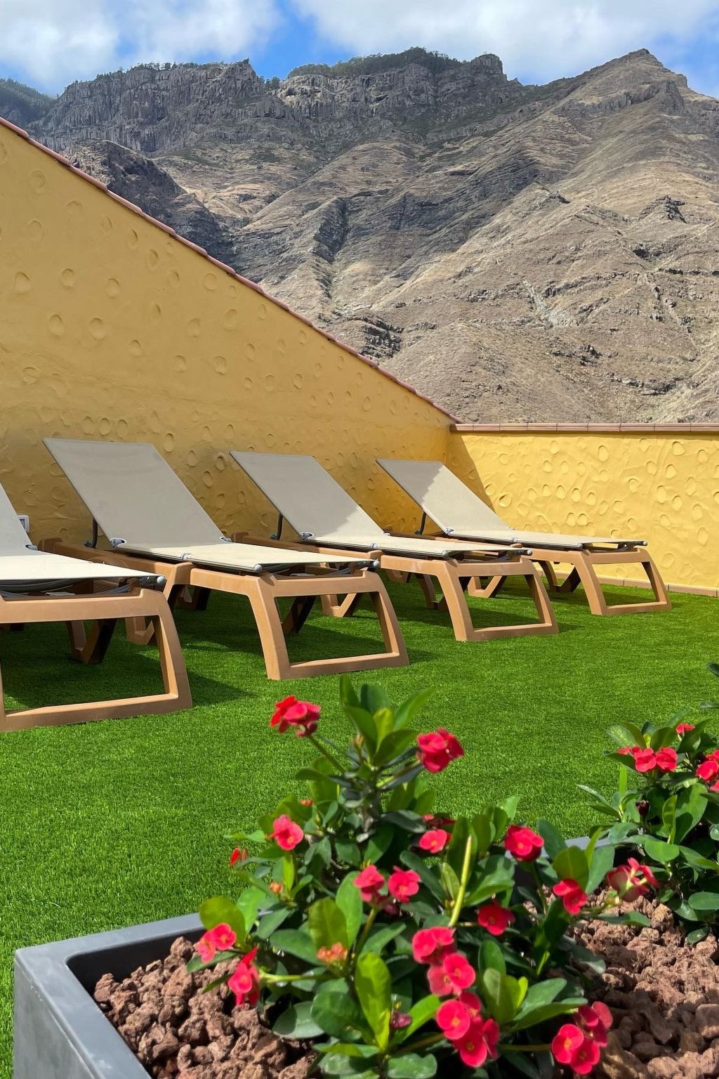 Haus mit beheiztem Schwimmbad, Berg- und Meerblick-Binnen