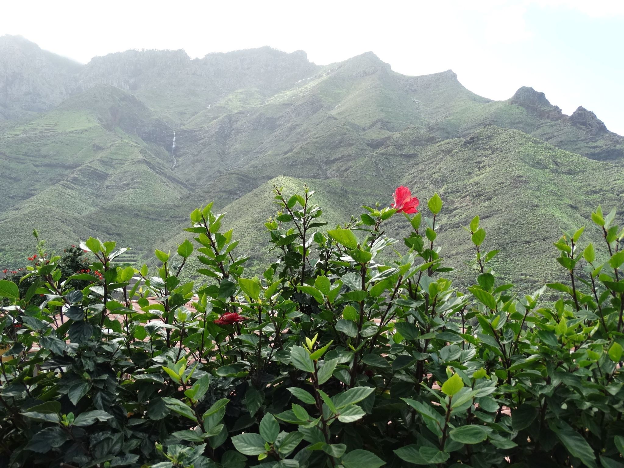 Haus mit beheiztem Schwimmbad, Berg- und Meerblick-Binnen