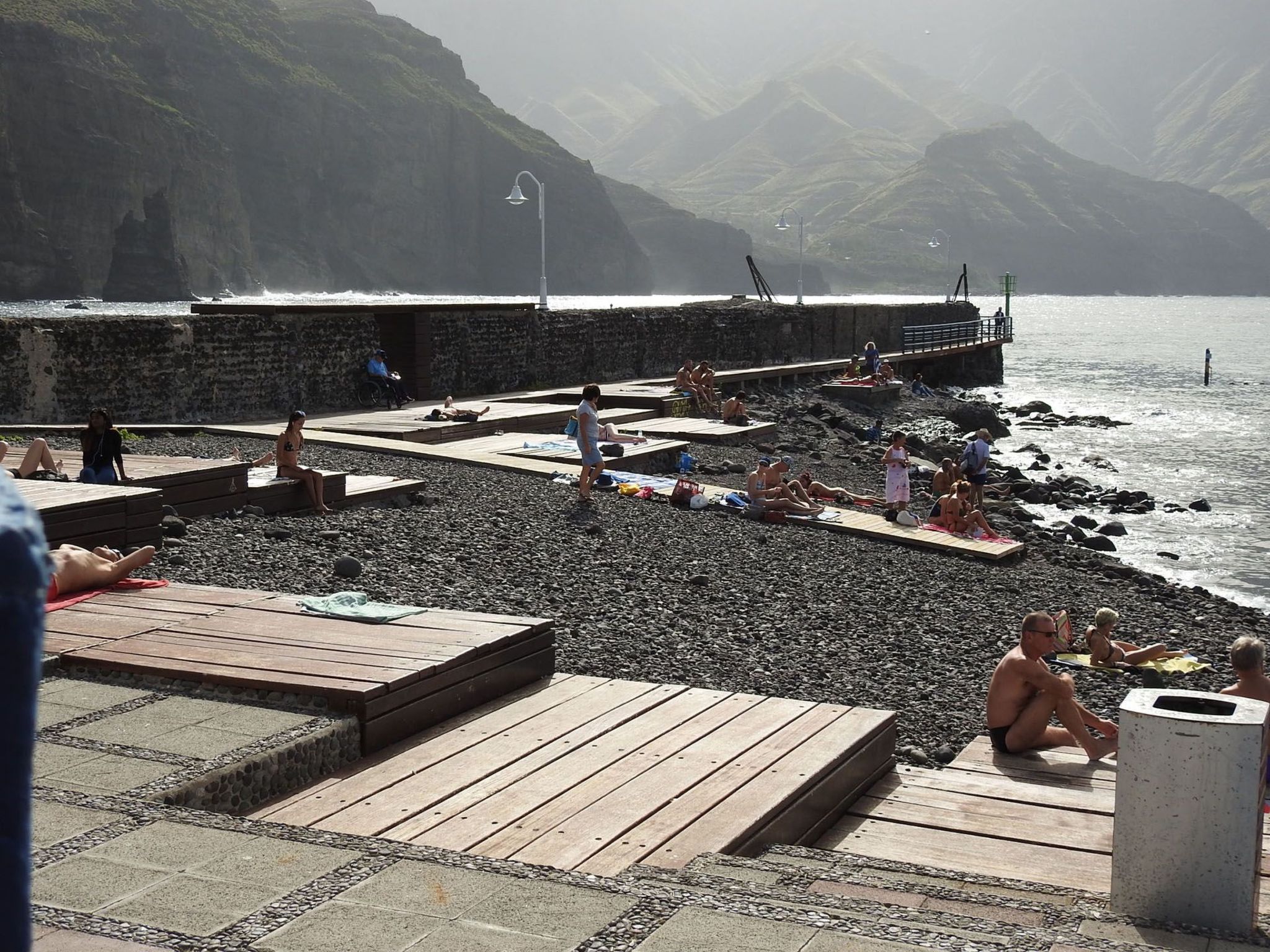 Haus mit beheiztem Schwimmbad, Berg- und Meerblick-Binnen