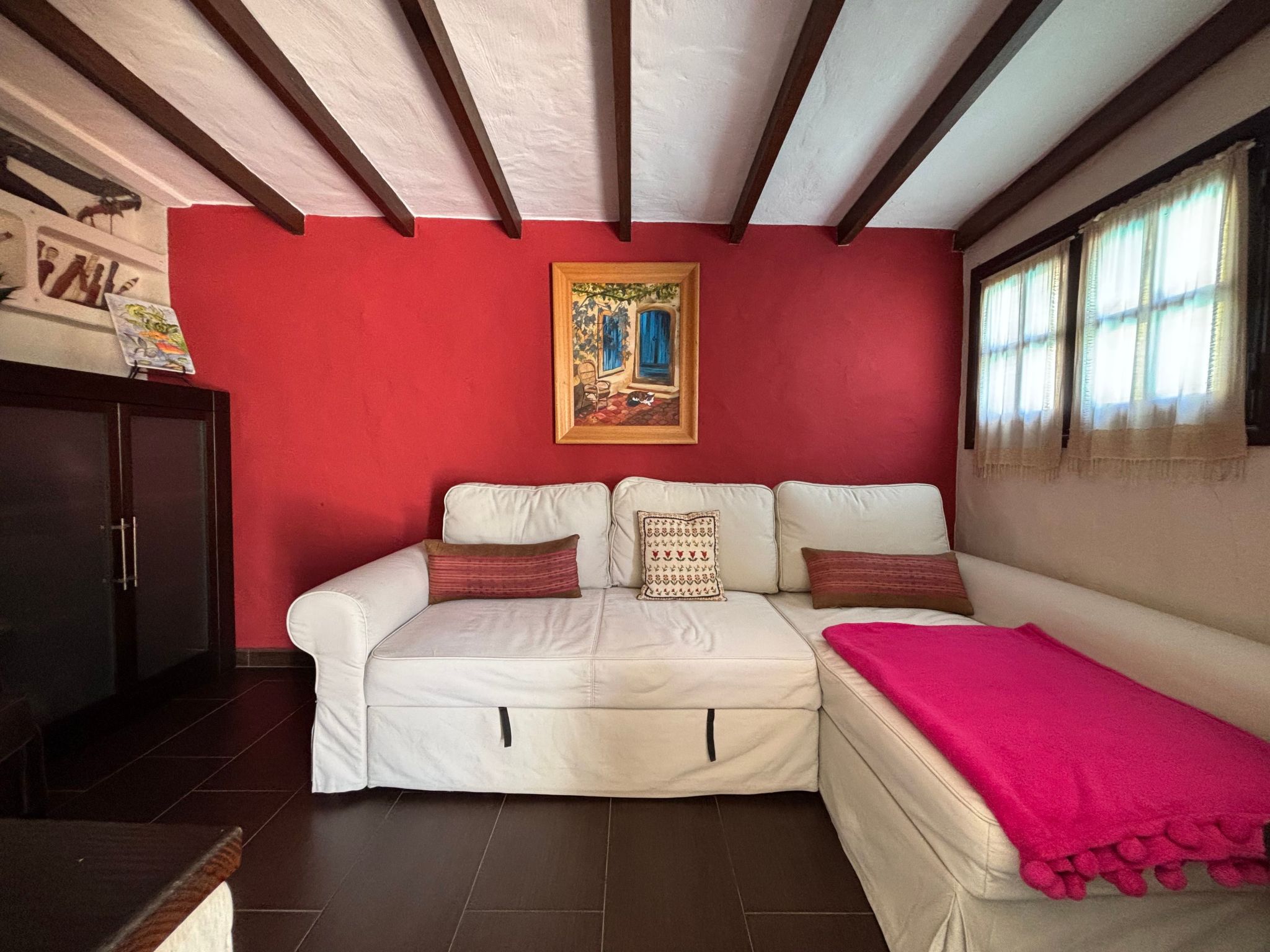 Haus mit beheiztem Schwimmbad, Berg- und Meerblick-Binnen