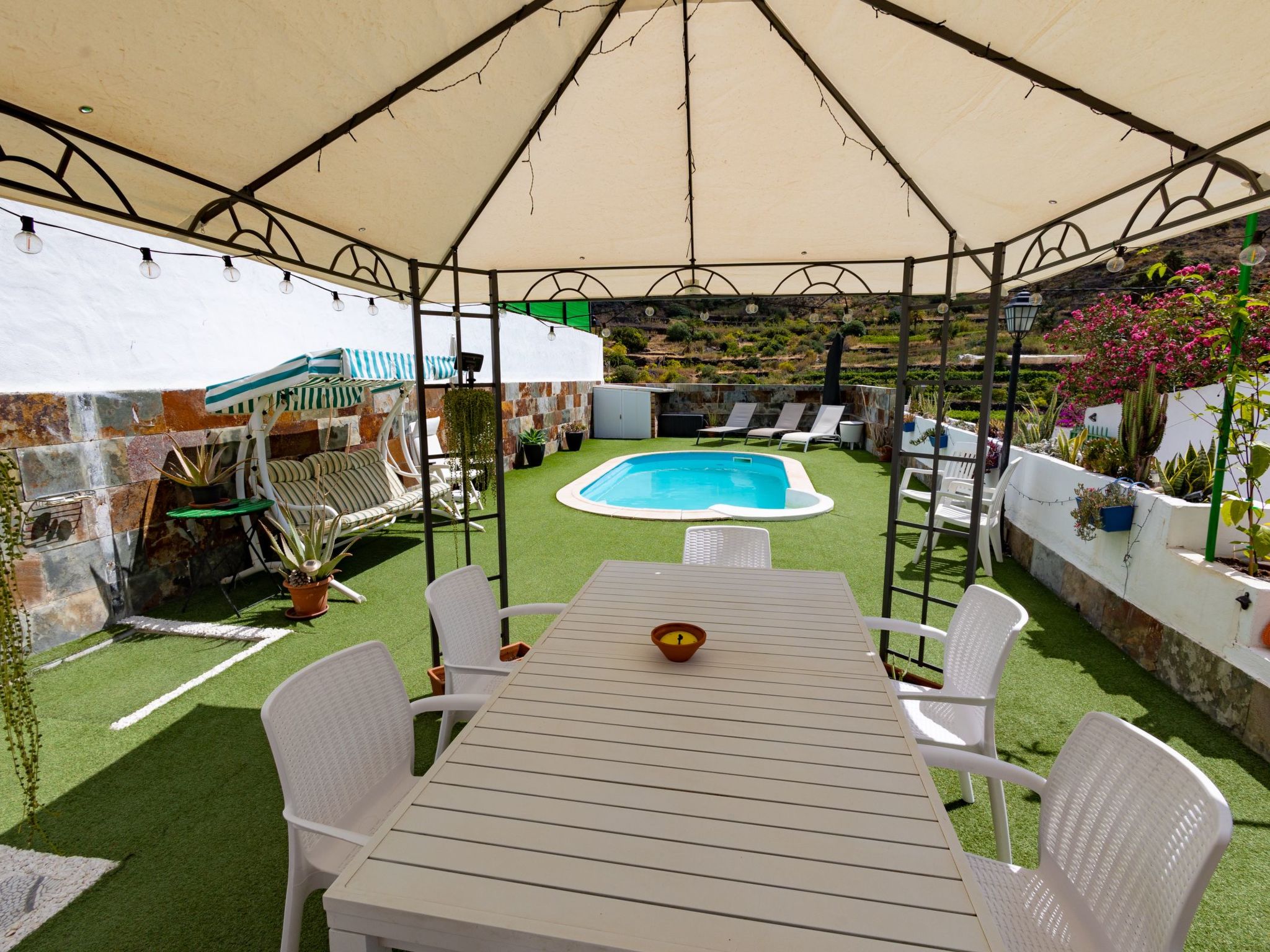 Grosses Haus mit eigenem Pool