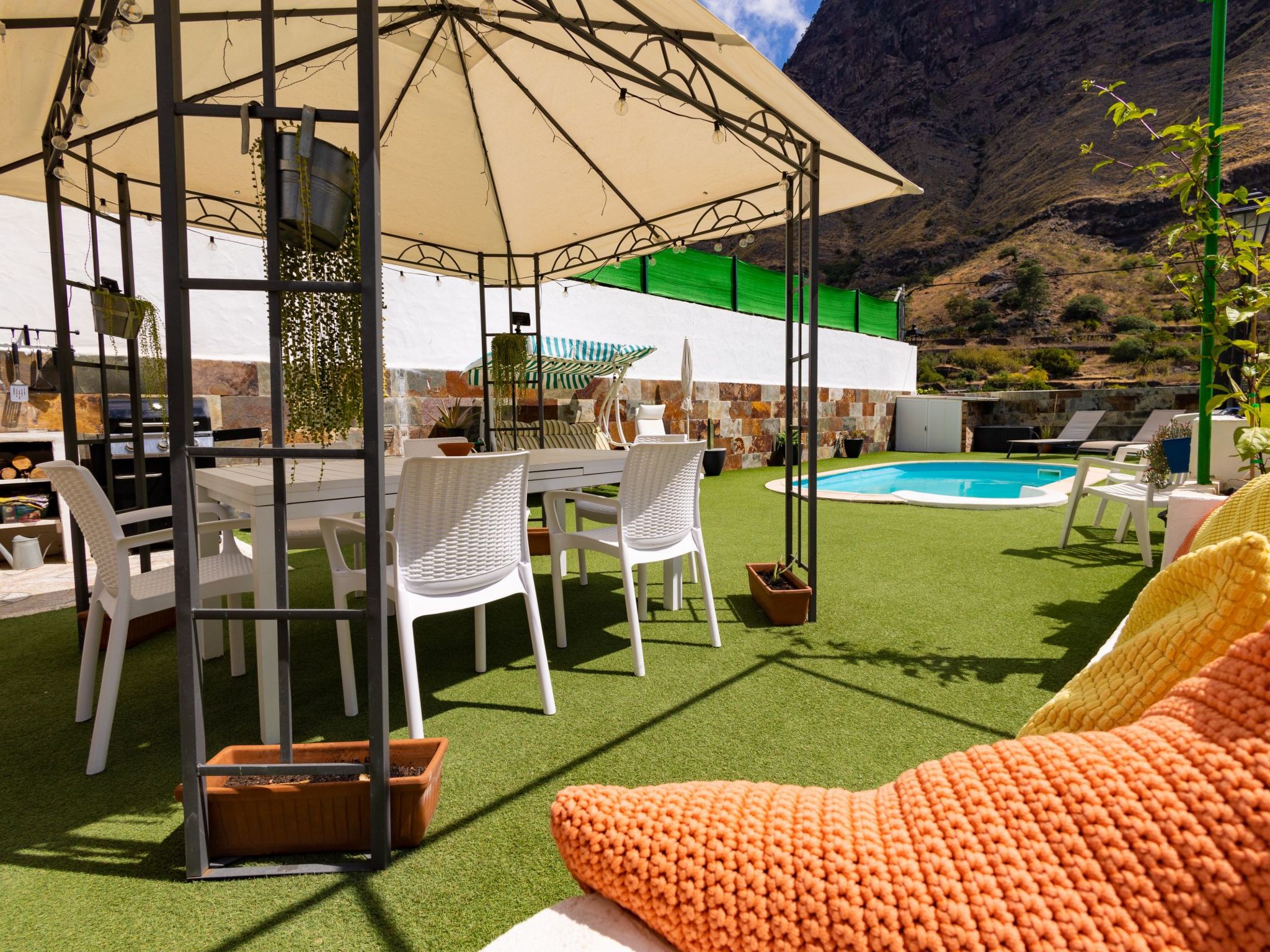 Grosses Haus mit eigenem Pool-Image-tags.info