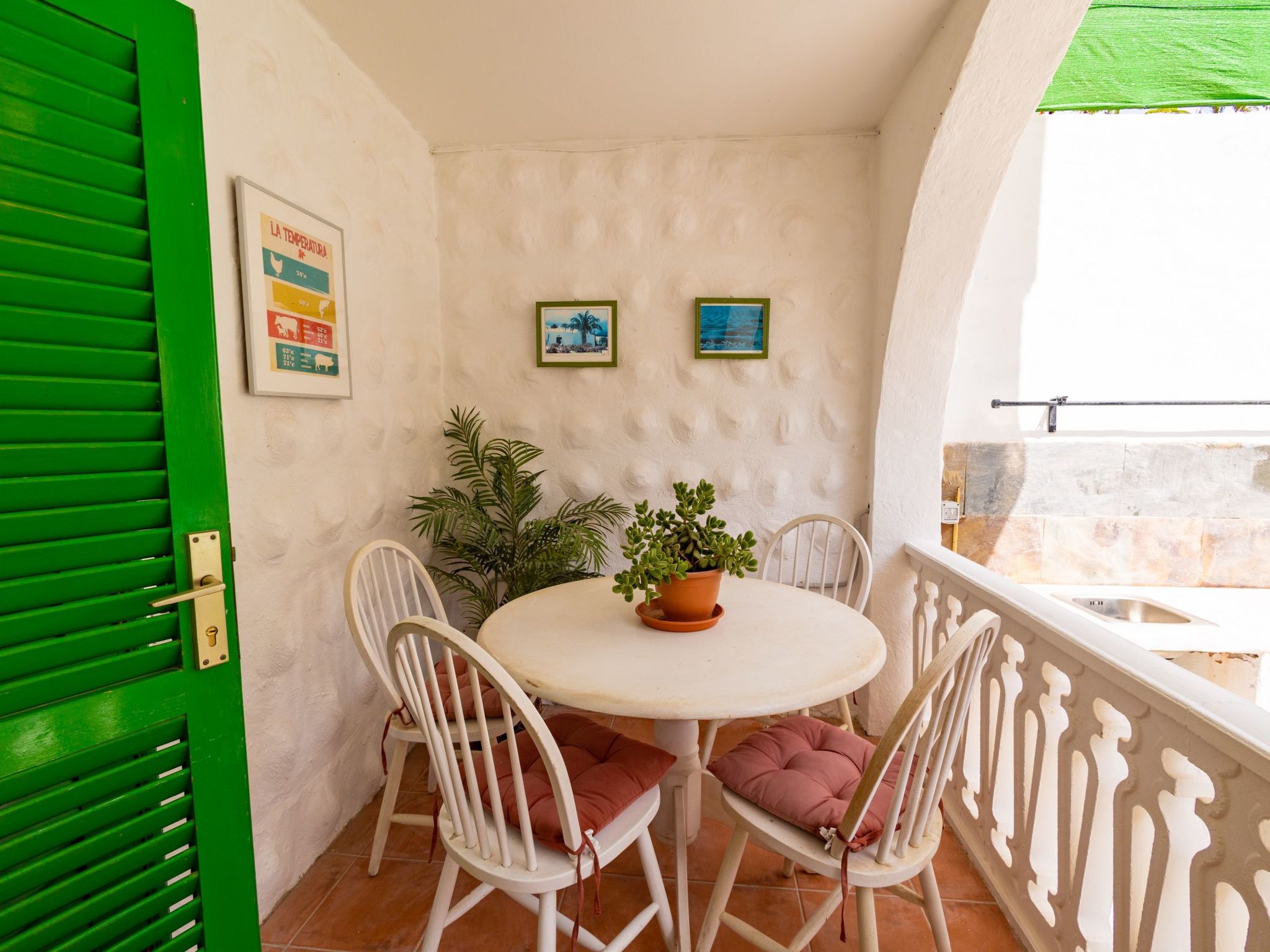 Grosses Haus mit eigenem Pool-Outside