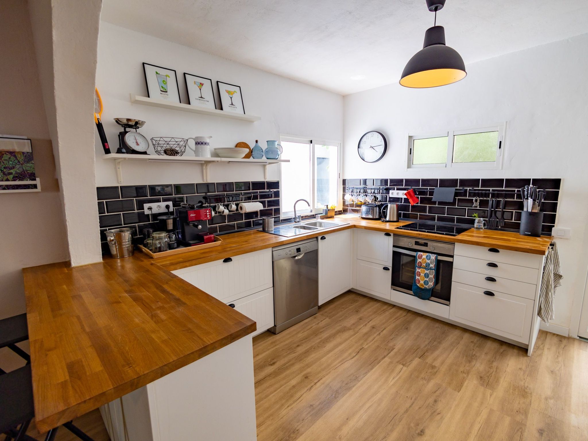 Grosses Haus mit eigenem Pool-Inside