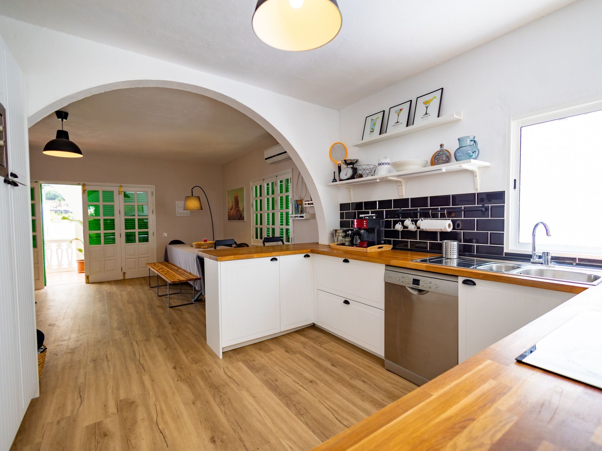 Grosses Haus mit eigenem Pool-Image-tags.info