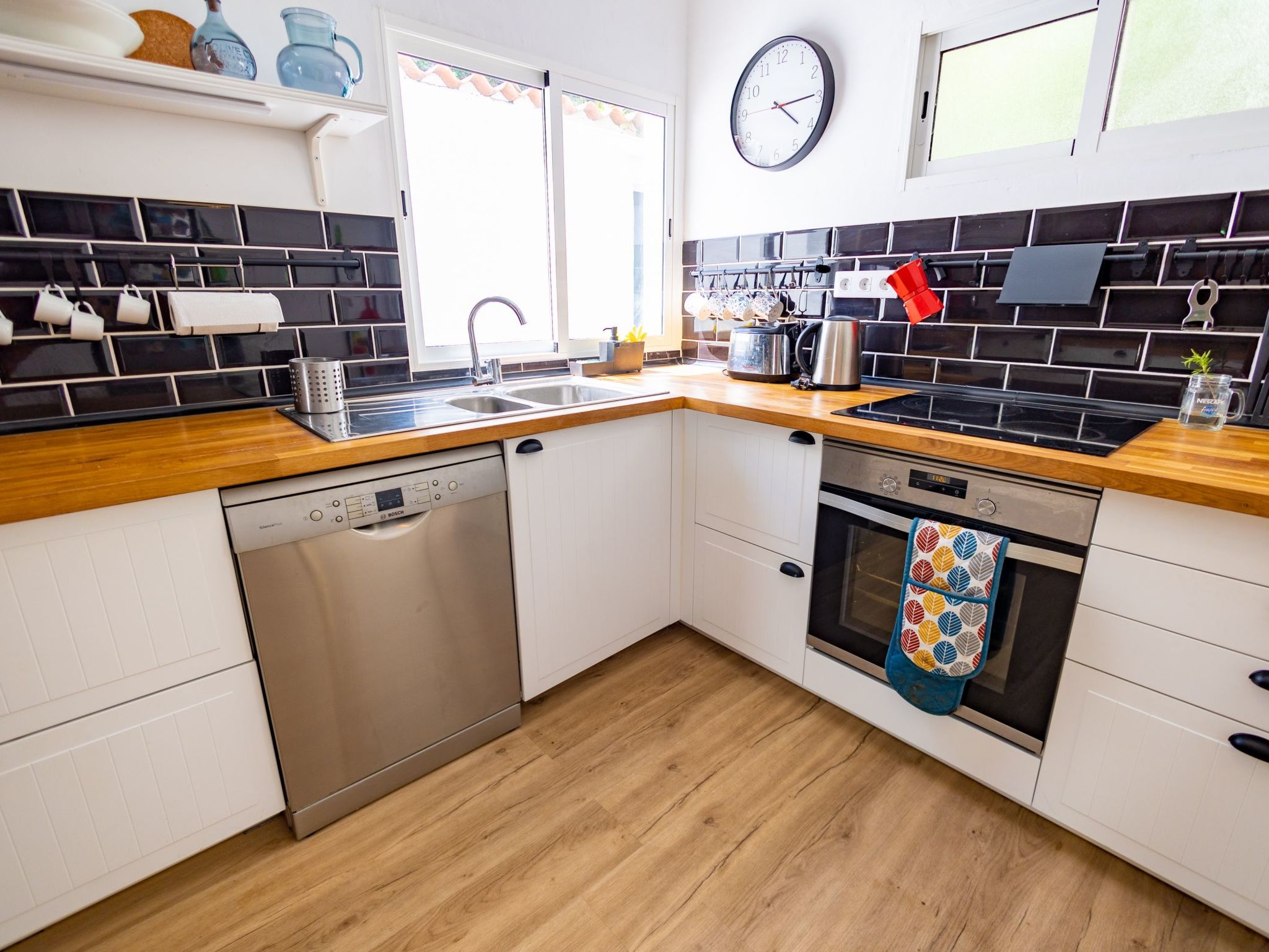 Grosses Haus mit eigenem Pool-Image-tags.info