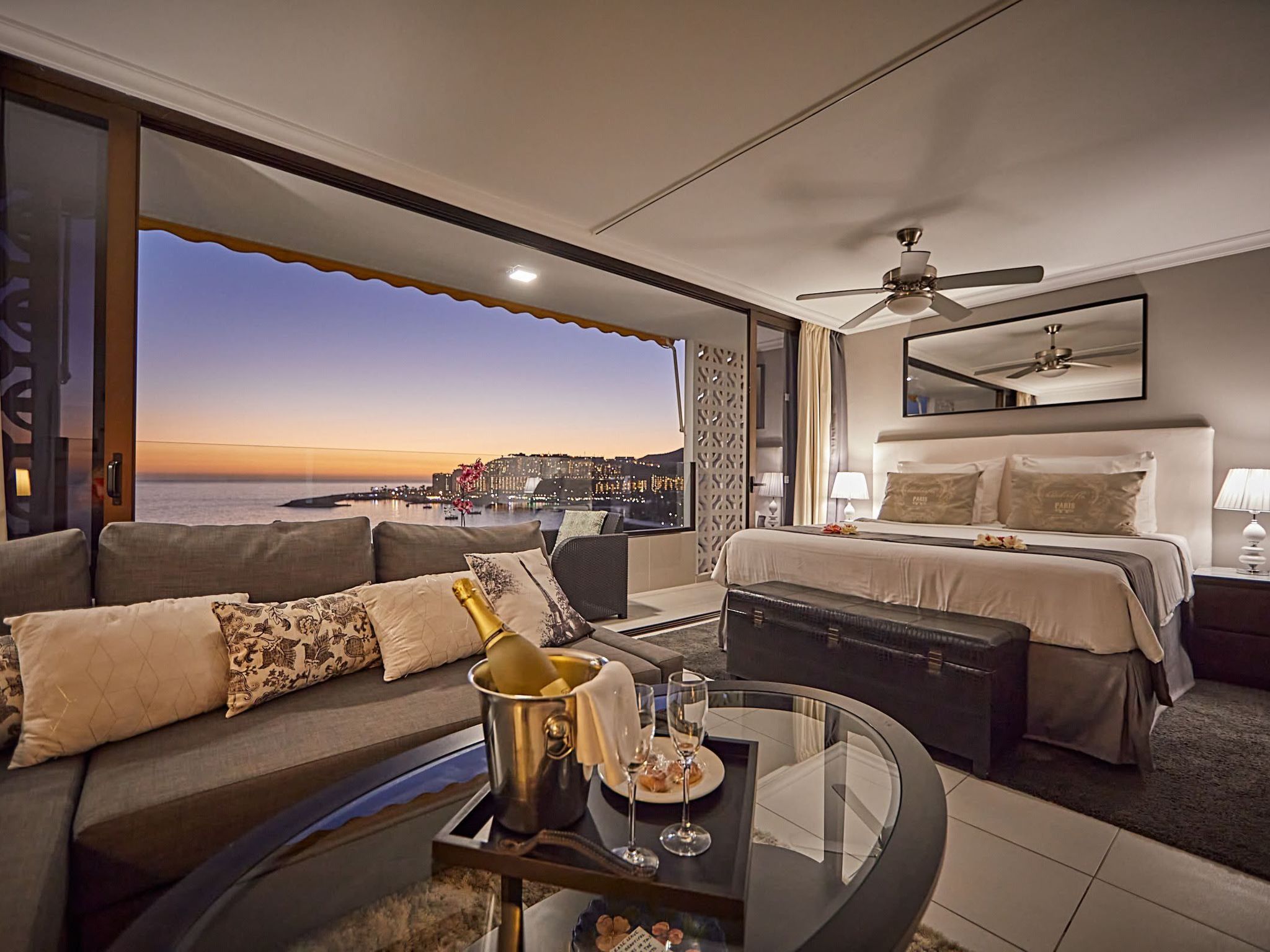 Modernes Strandapartment mit atemberaubendem Meerblick