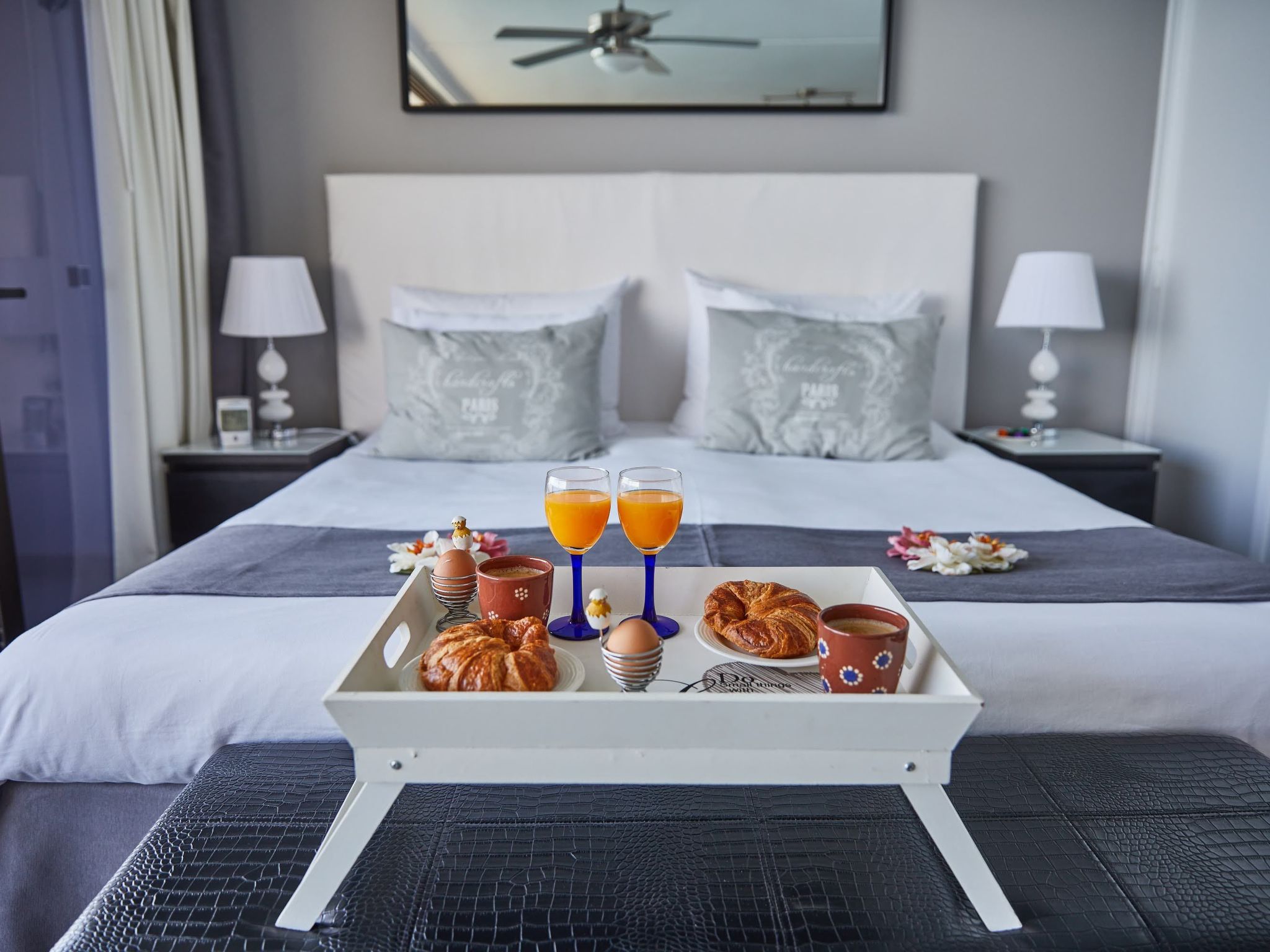 Modernes Strandapartment mit atemberaubendem Meerblick-Binnen