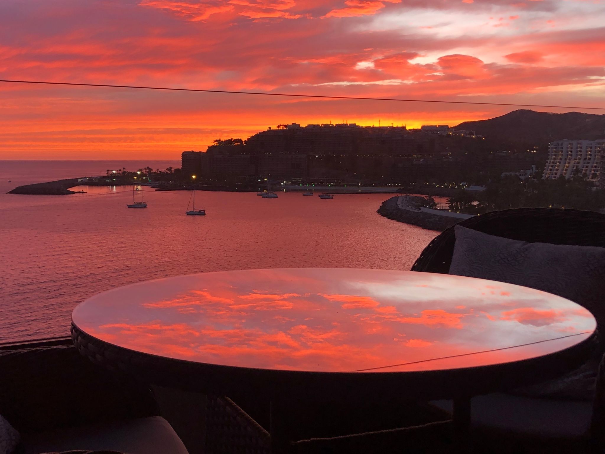Modernes Strandapartment mit atemberaubendem Meerblick-Buiten