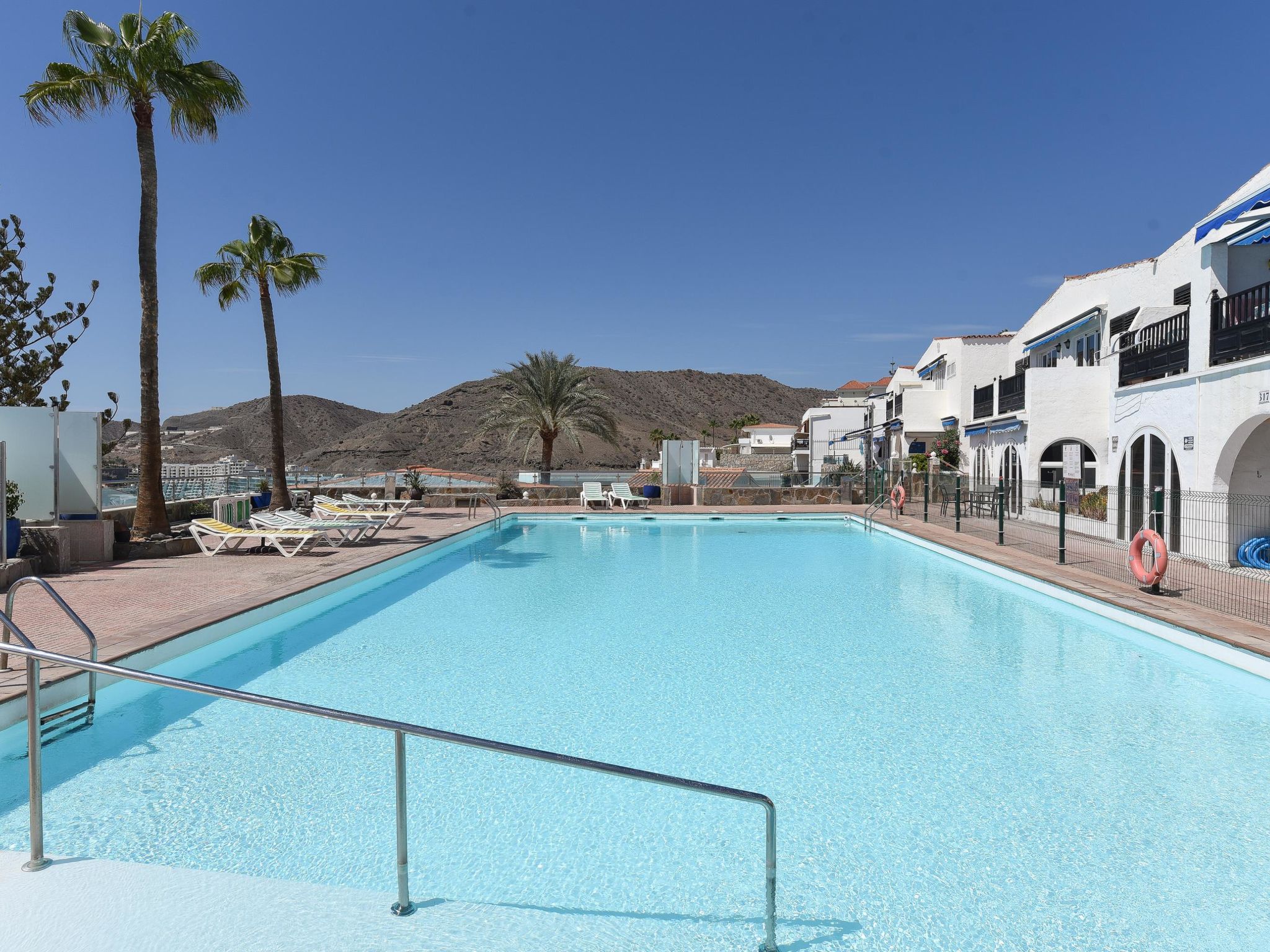 Photo of Los Canarios 527