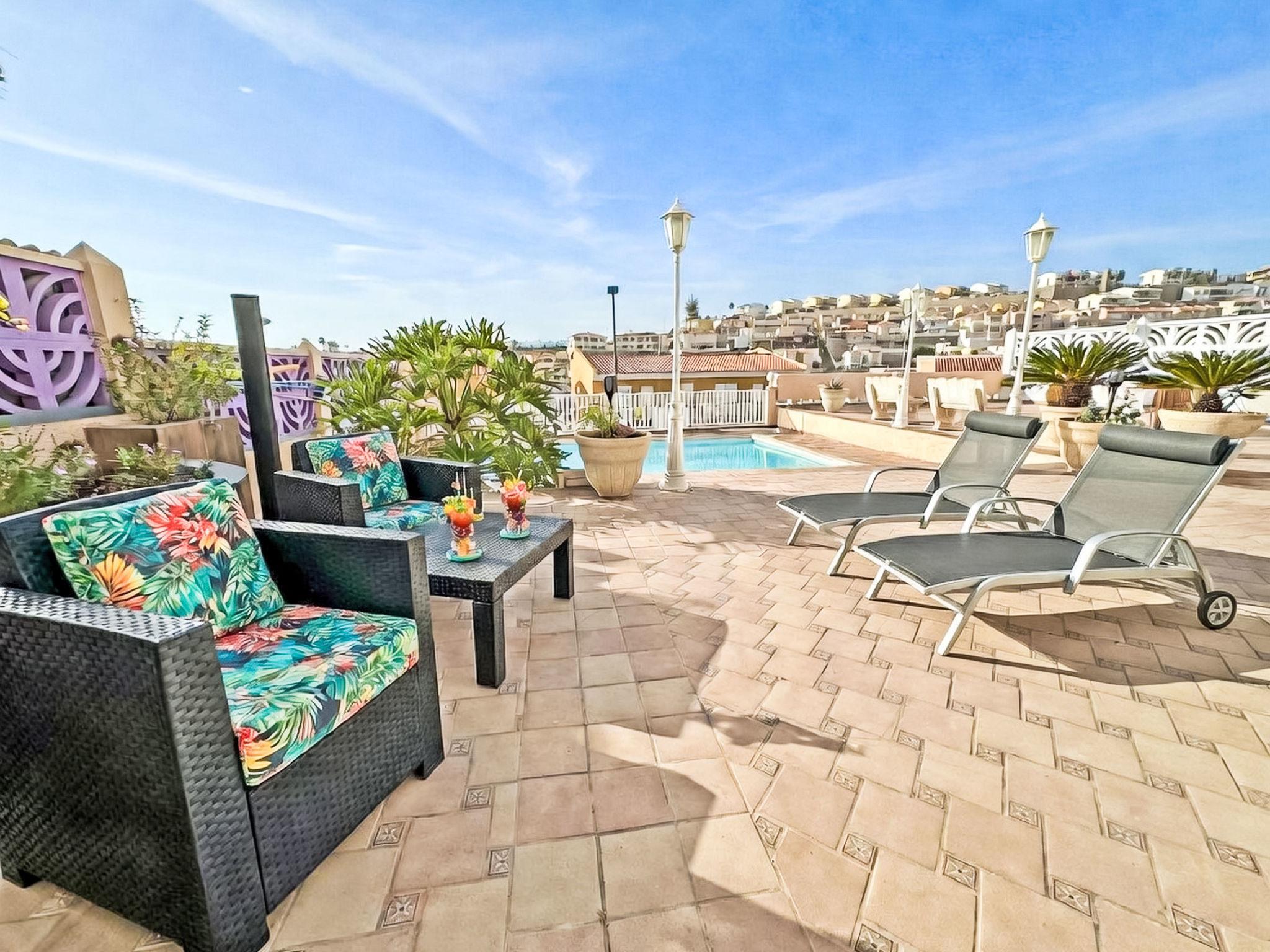 Villa "Esmeralda" mit Garten, Grill und Terrasse - Buiten