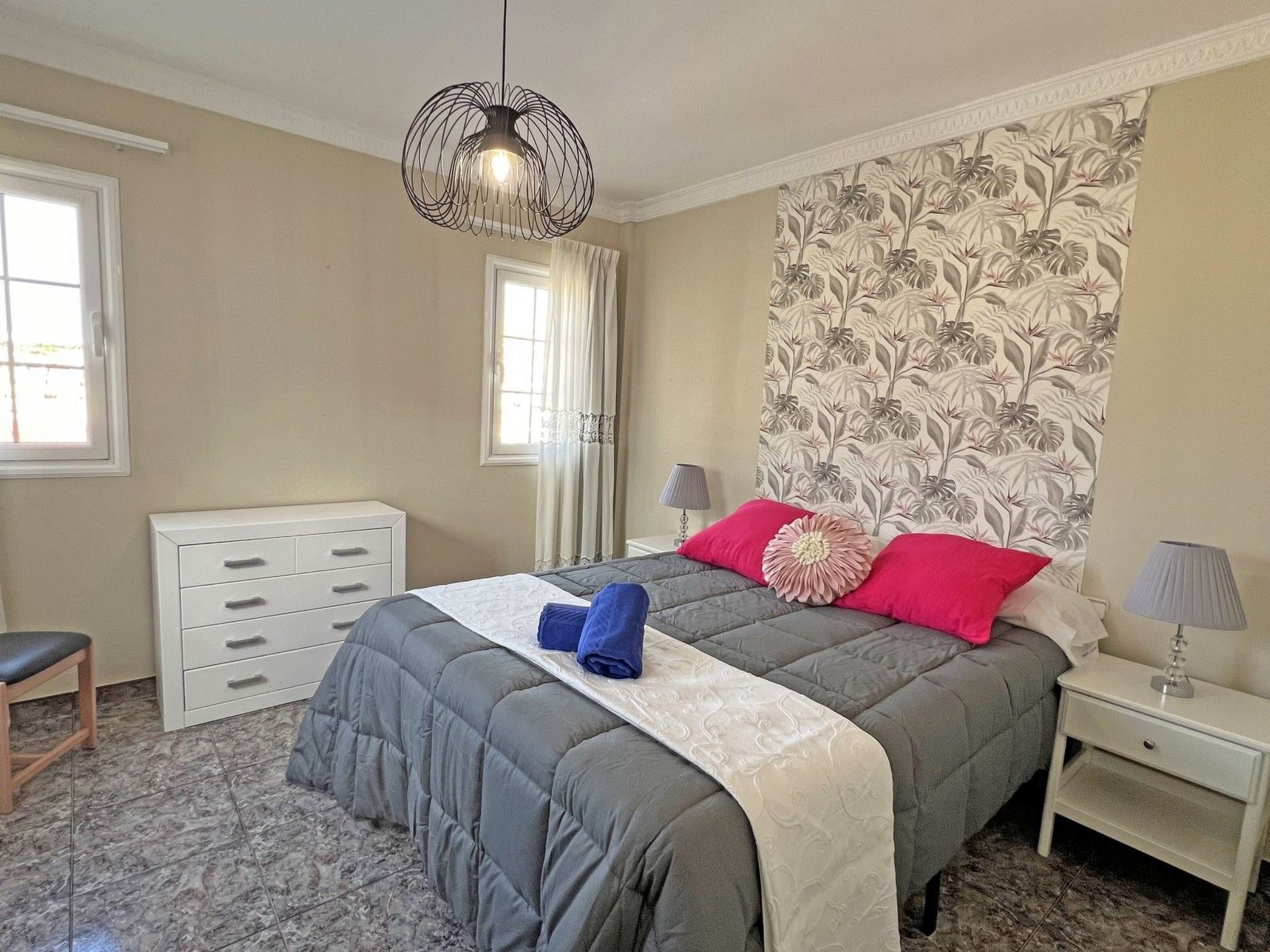 Villa "Esmeralda" mit Garten, Grill und Terrasse