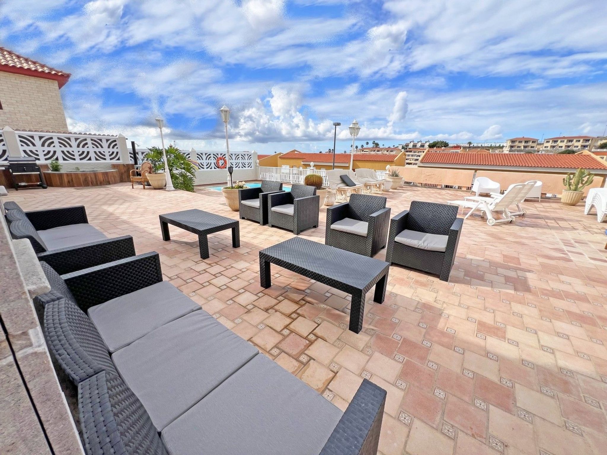 Villa "Esmeralda" mit Garten, Grill und Terrasse-Binnen