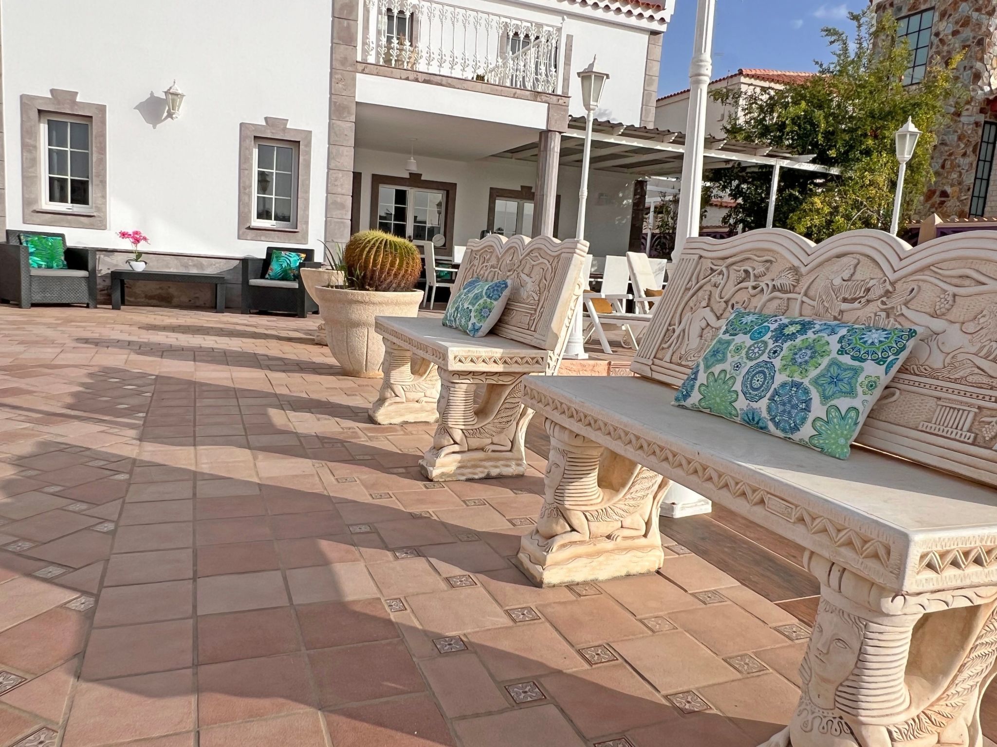 Villa "Esmeralda" mit Garten, Grill und Terrasse-Buiten