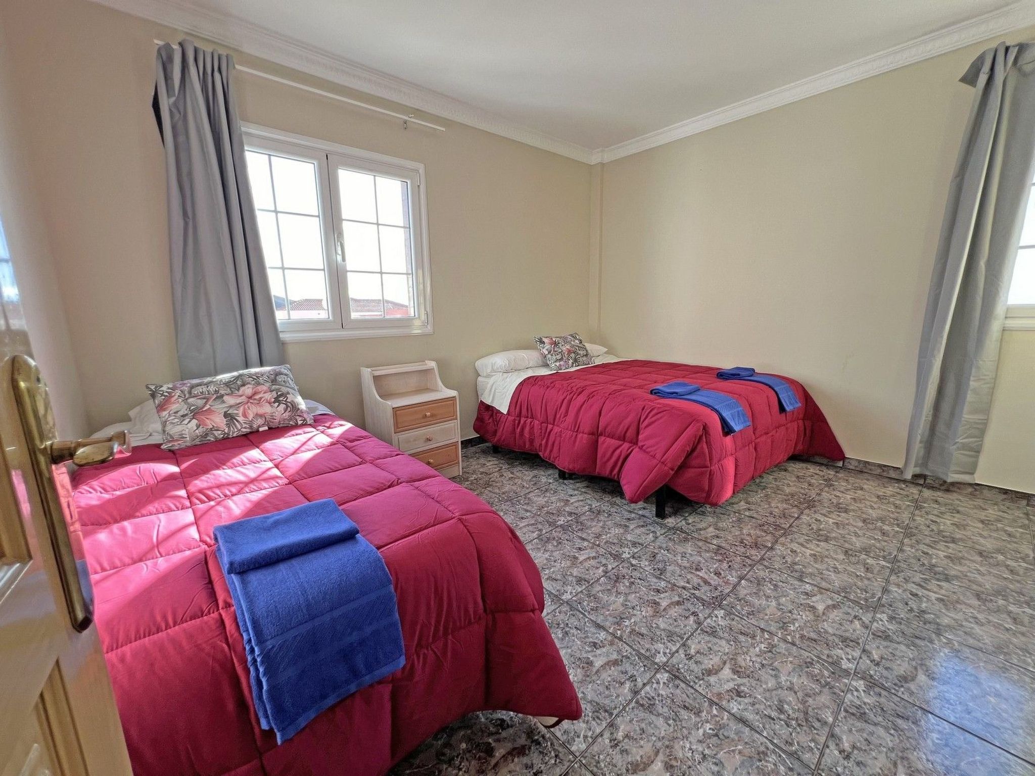 Villa "Esmeralda" mit Garten, Grill und Terrasse-Binnen