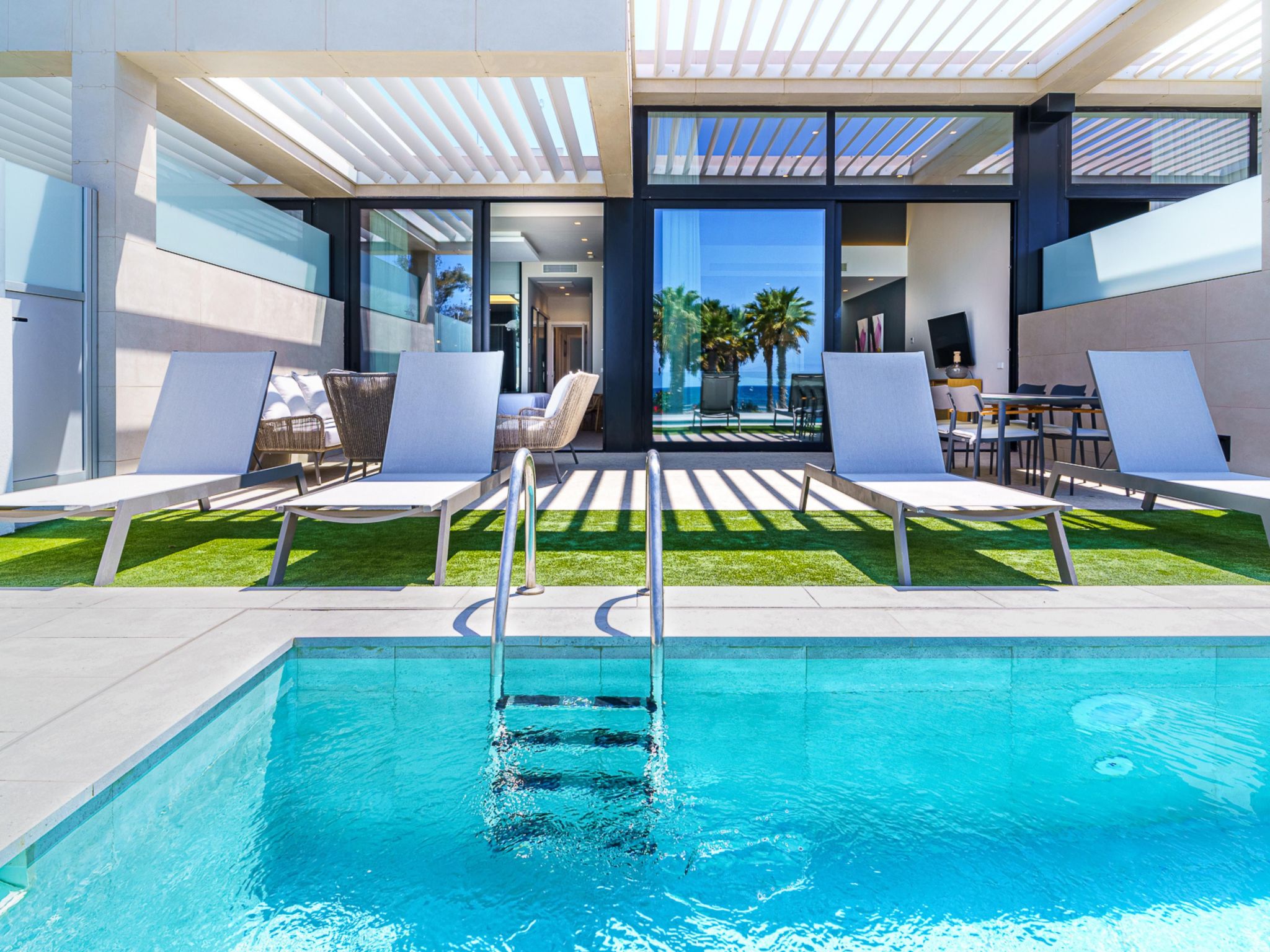 Villa mit Wasserblick-Outside