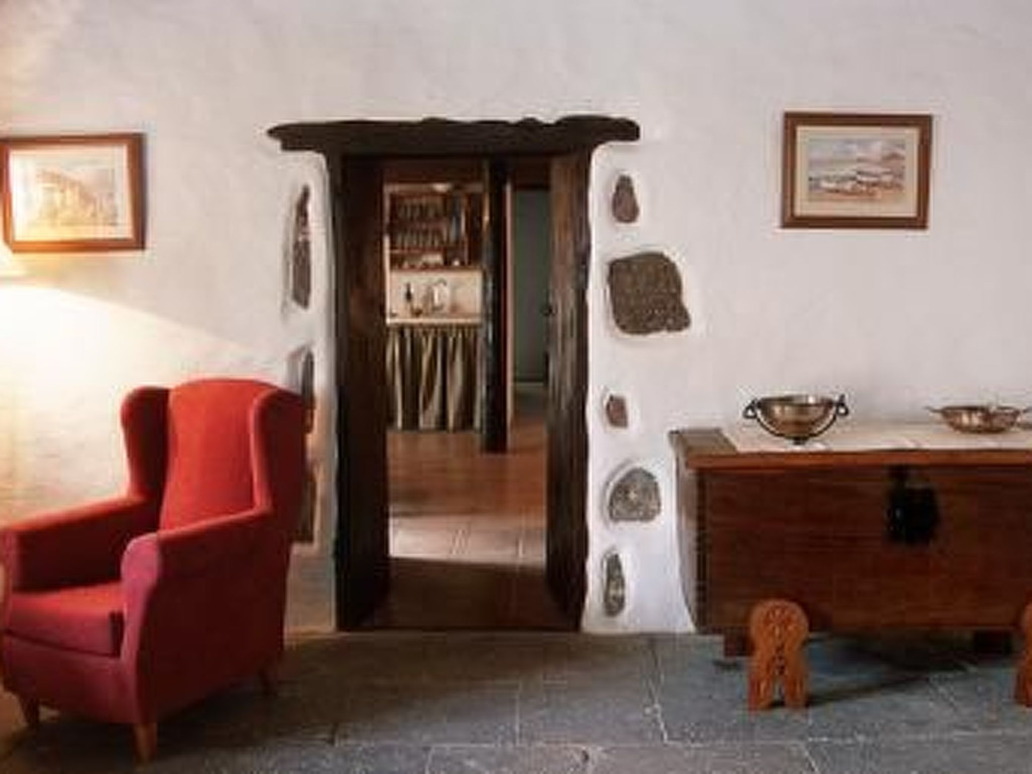 Schönes Ferienhaus mit 2 Wohnungen — Living Room (4 of 7)