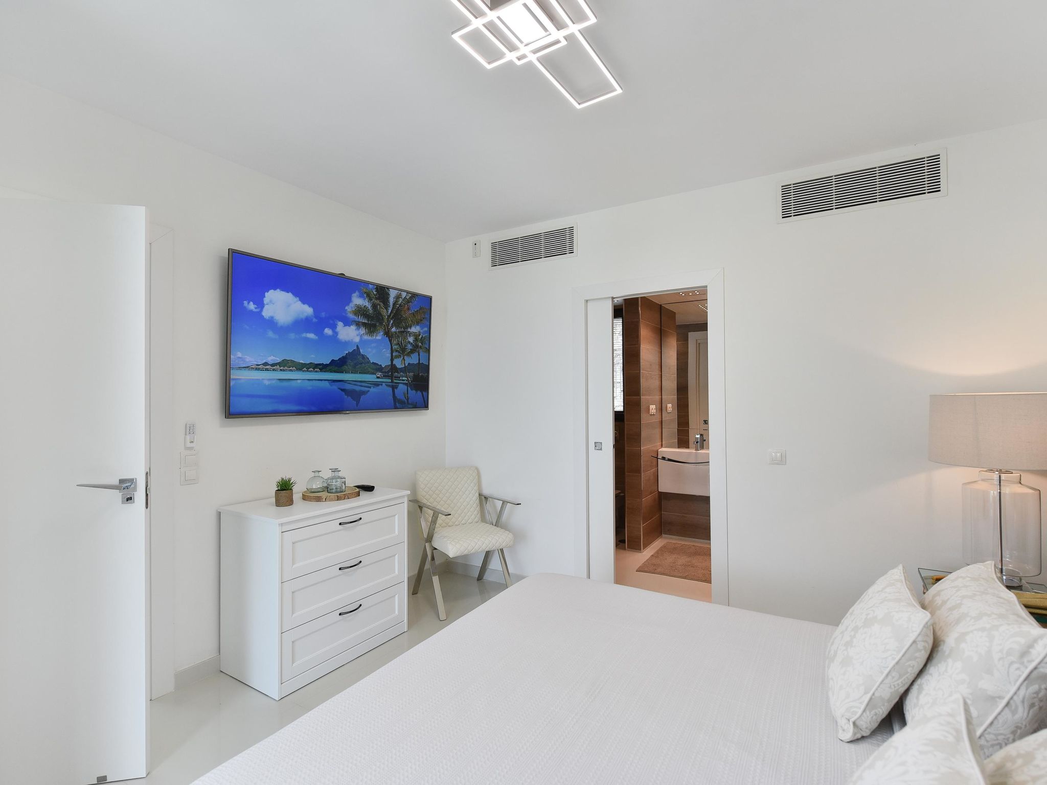 Photo of Los Lagos 31