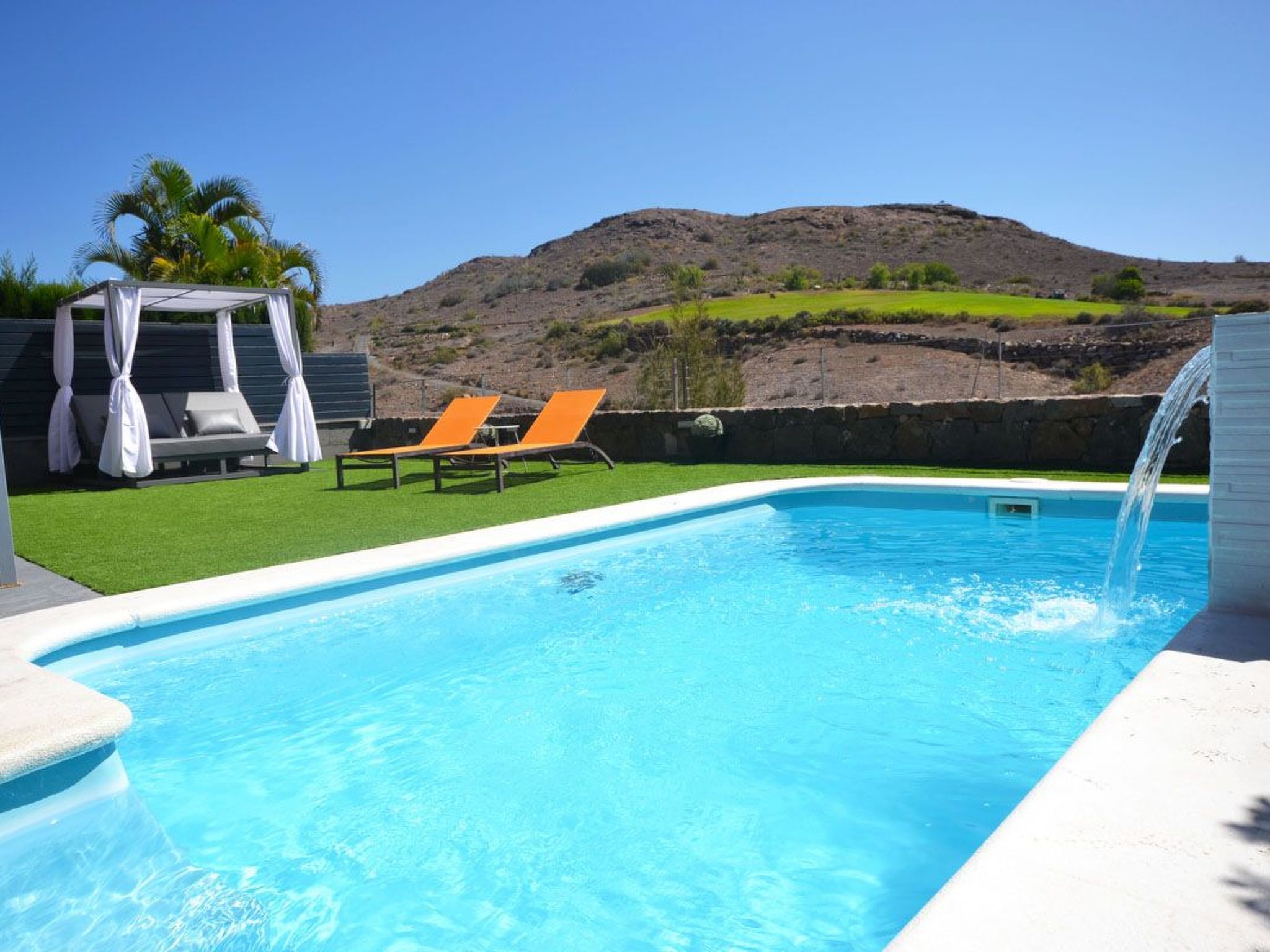 Villa für 4 Personen mit Schwimmbad und balinesischem Bett V03GC Villa in San Bartolomé de Tirajana