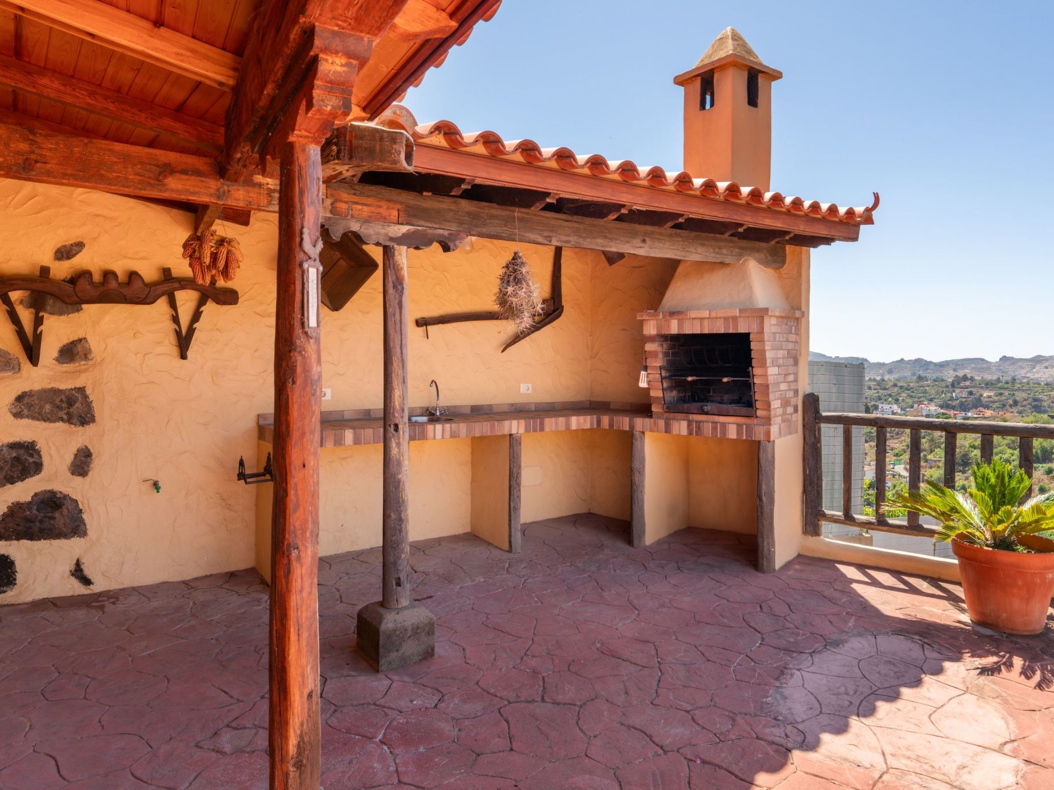 Kanarische Finca mit Pool und herrlicher Aussicht-Outside