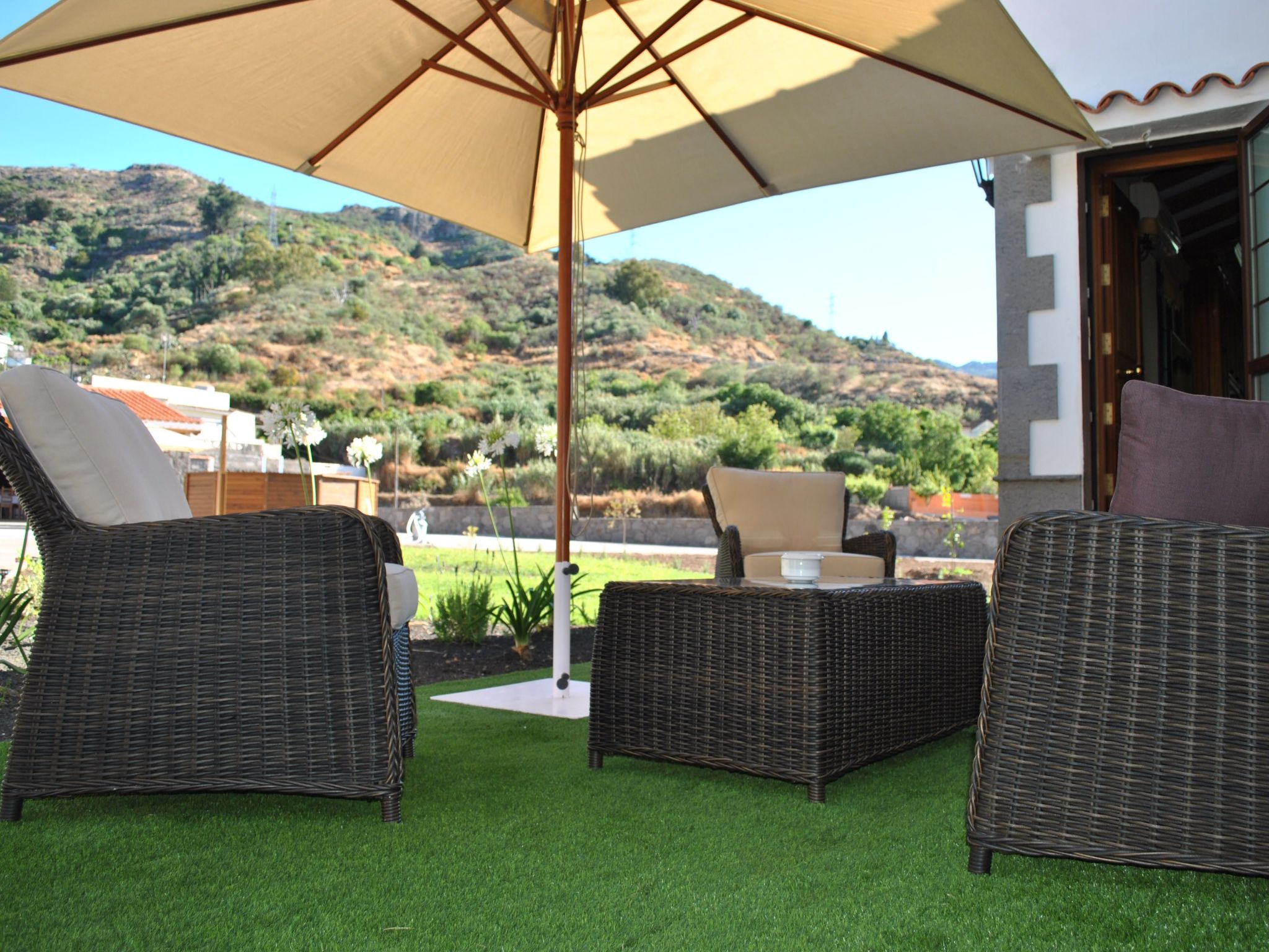 Villa Lucas mit Gartenterrasse und Schwimmbad-Binnen