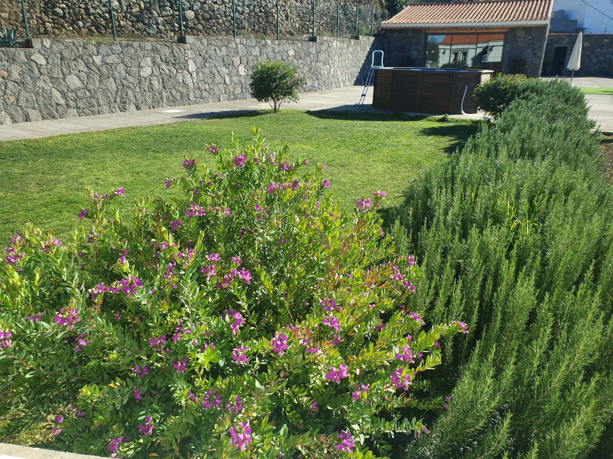 Villa Lucas mit Gartenterrasse und Schwimmbad-Binnen
