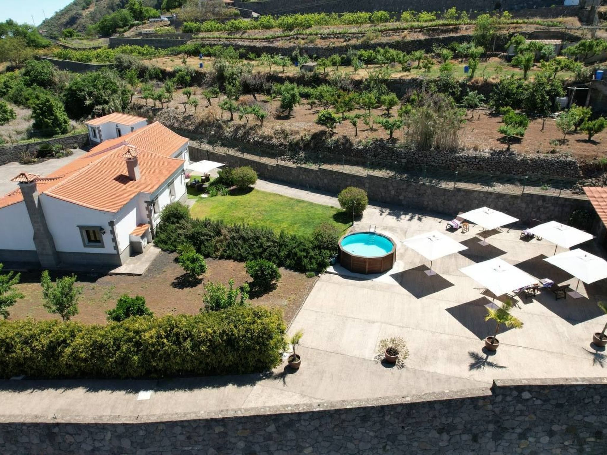 Villa Lucas mit Gartenterrasse und Schwimmbad-Binnen