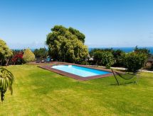 Luxe vrijstaande villa met privézwembad op 800 meter van strand in Arucas - thumbnail 2