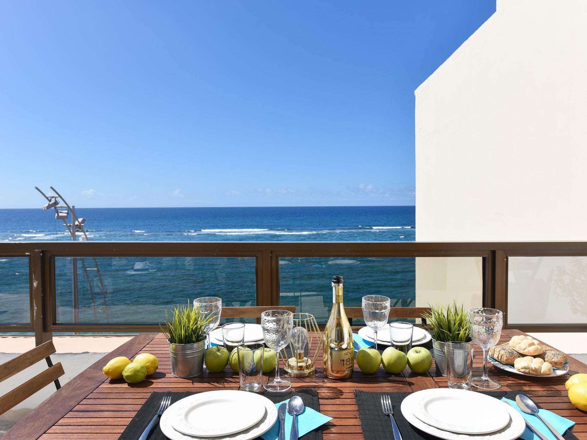 Search and Stay Destinations. Cottage Accommodation in Las Palmas de Gran Canaria, Las Palmas - Canary Islands - Spain