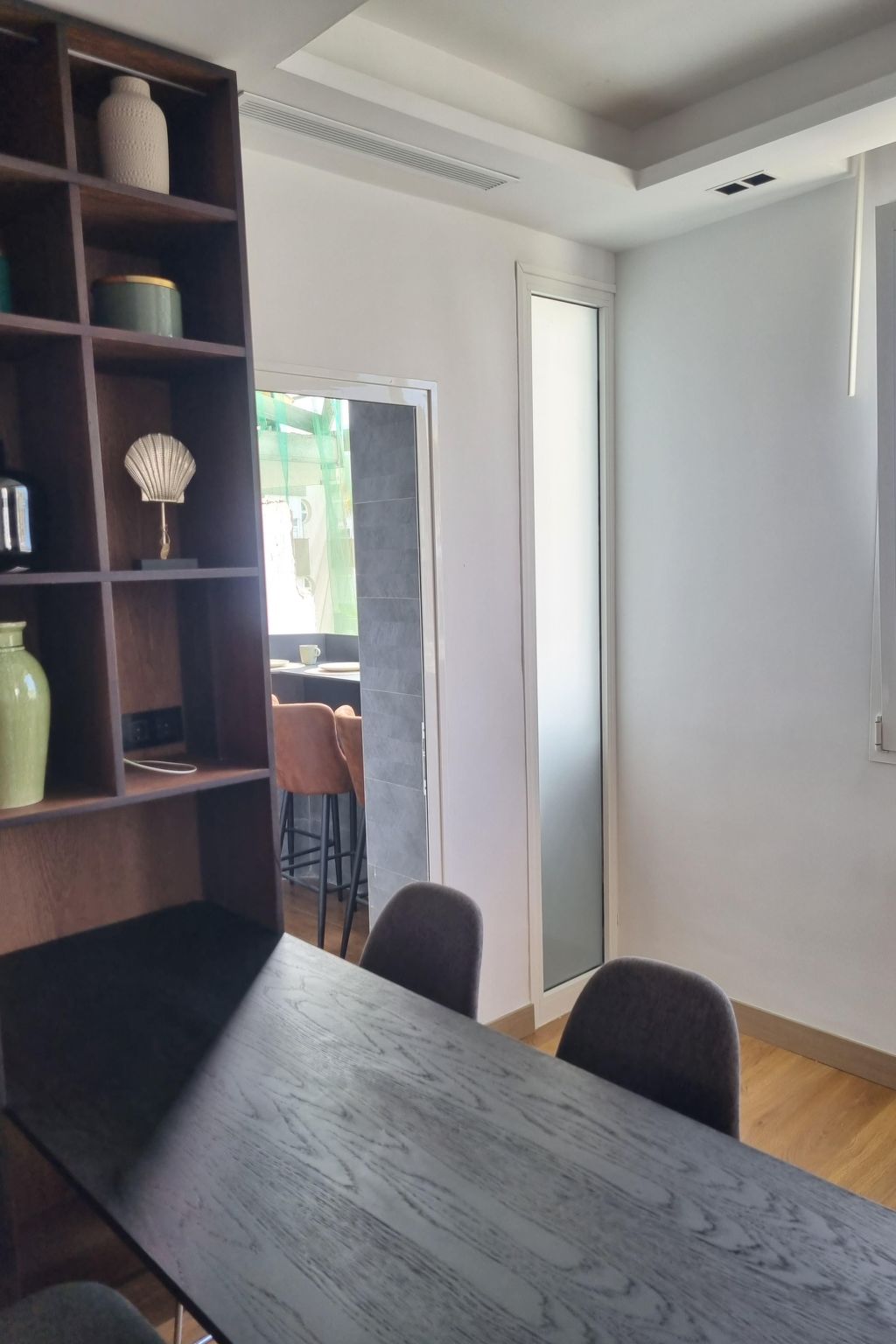 Appartement mit Blick auf das Meer-Drinnen