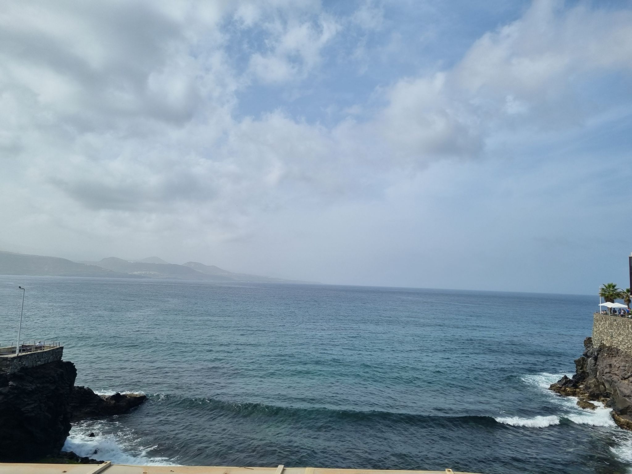 Appartement mit Blick auf das Meer-Draußen