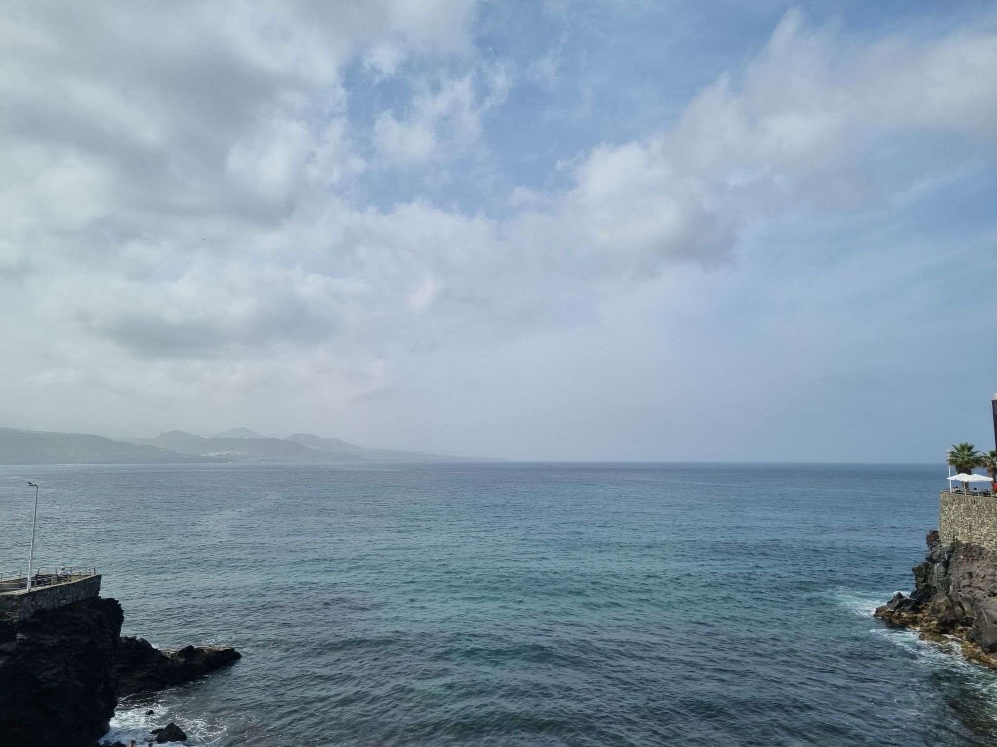 Appartement mit Blick auf das Meer-Draußen