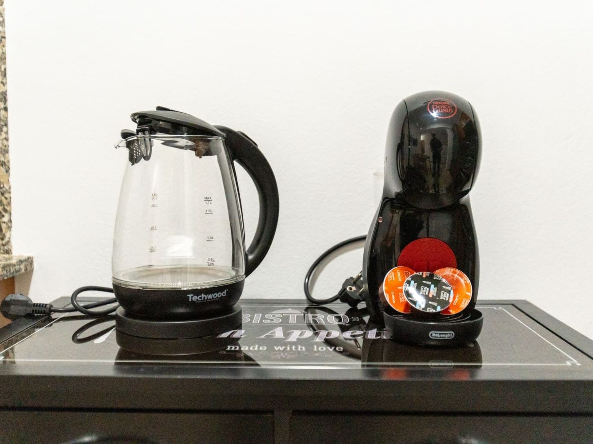 Appartement mit Blick auf das Meer-Drinnen