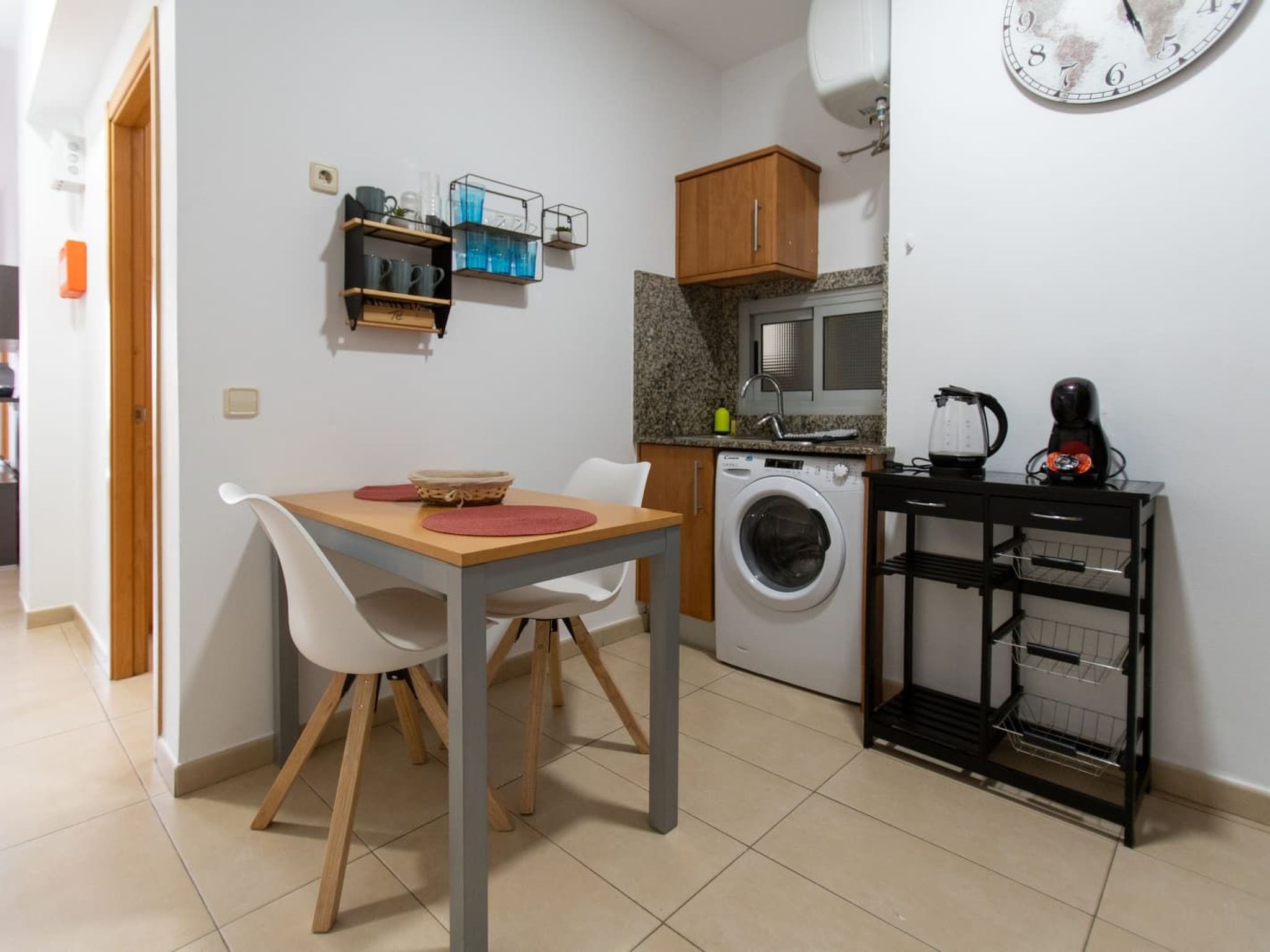 Appartement mit Blick auf das Meer-Image-tags.info