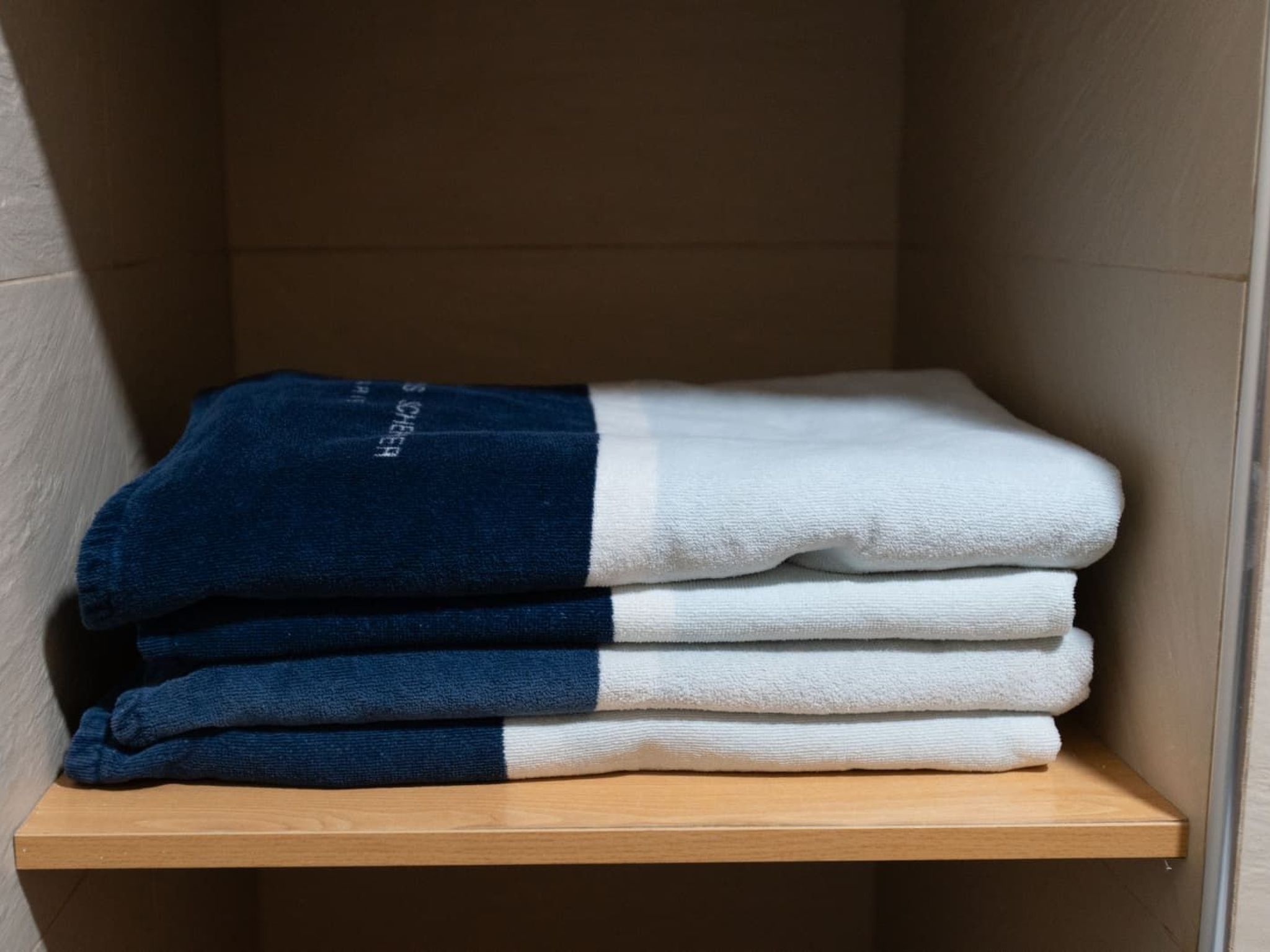 Appartement mit Blick auf das Meer-Drinnen