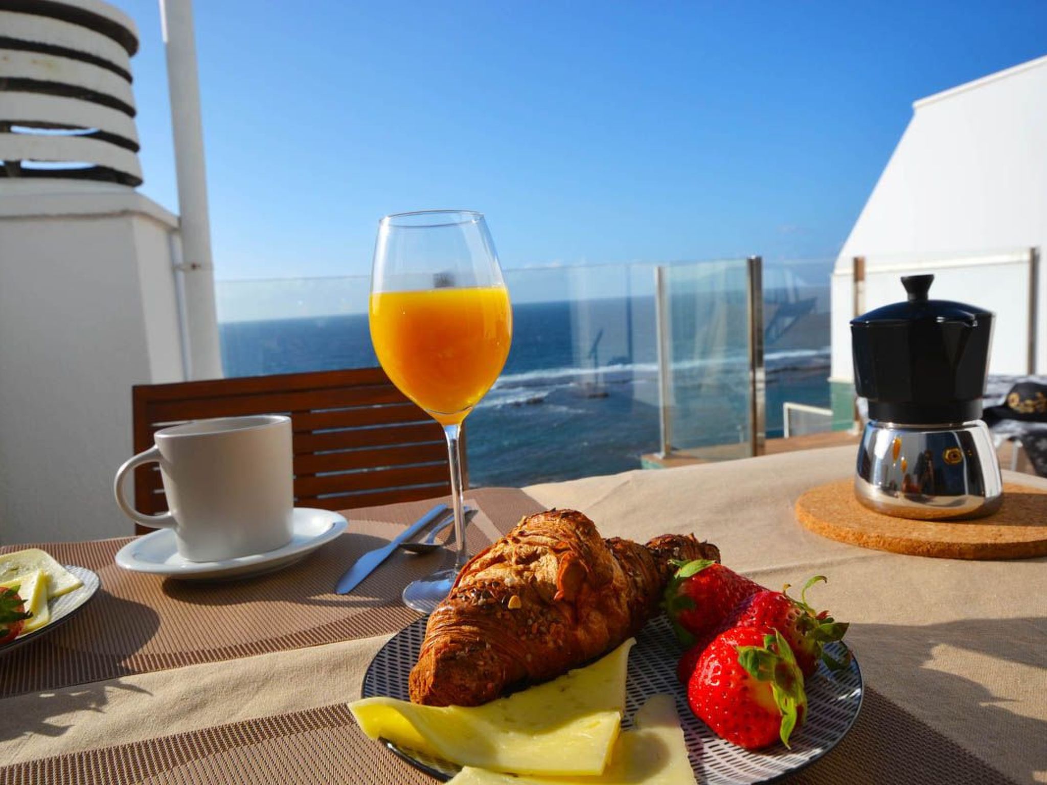 Wohnung mit privater Terrasse und Meerblick-Draußen