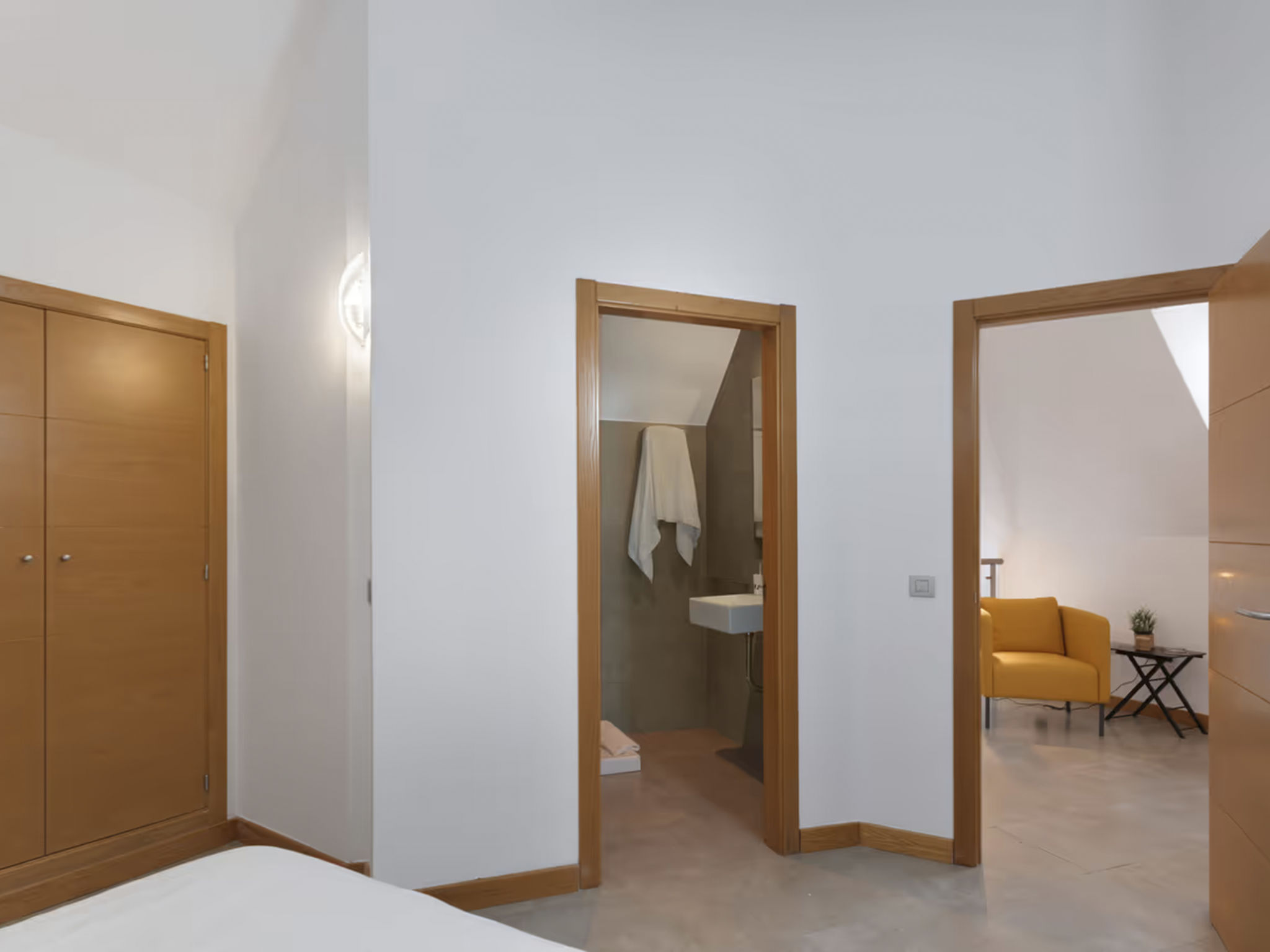 "VCV Apartment FM".-Drinnen