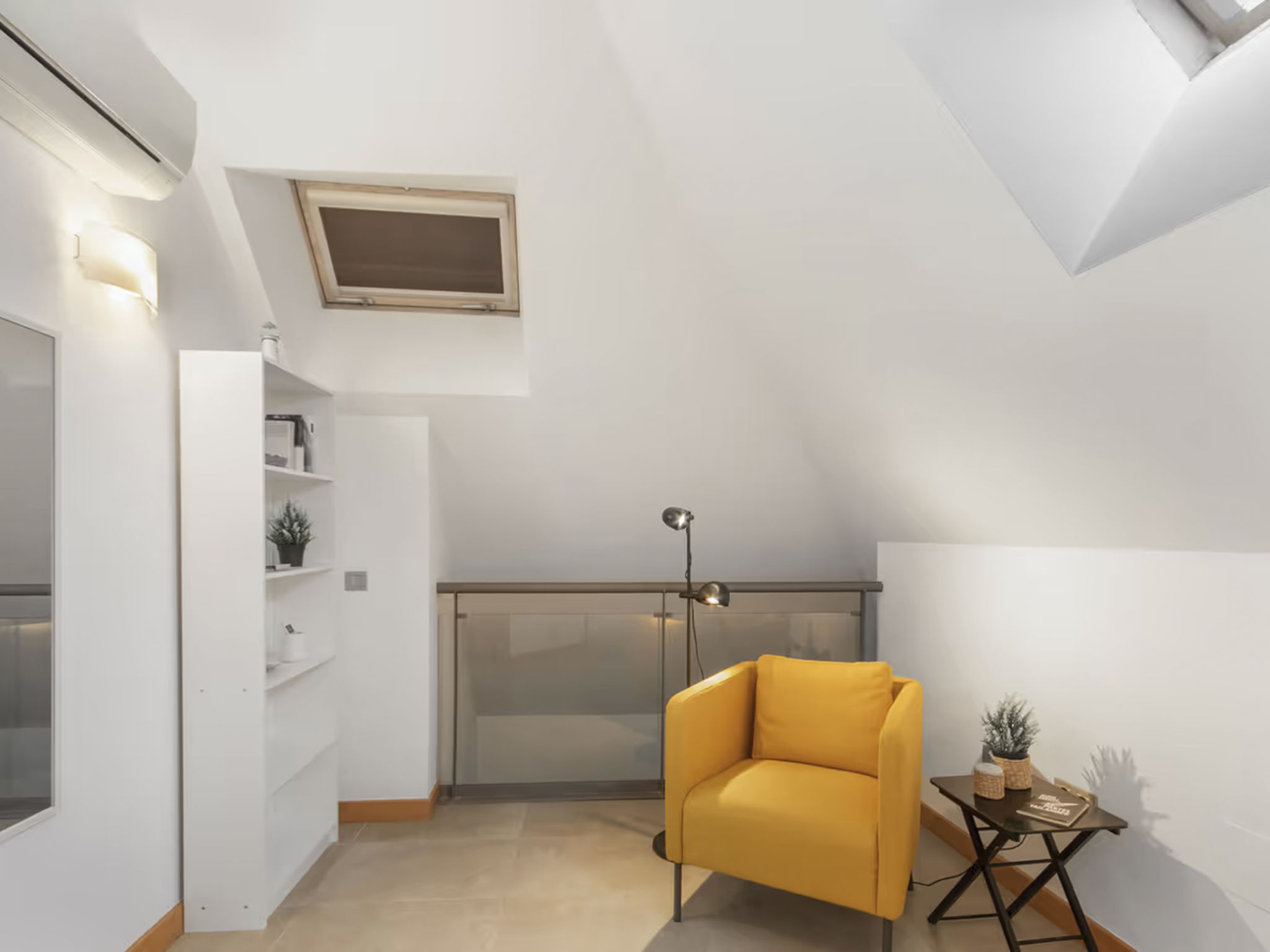 "VCV Apartment FM".-Drinnen