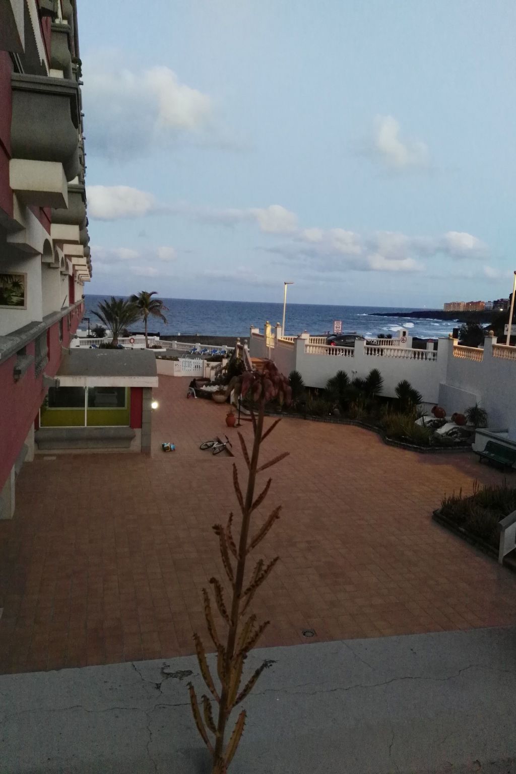 Appartement mit Balkon in einem Komplex mit Gemeinschaftspool am Meer