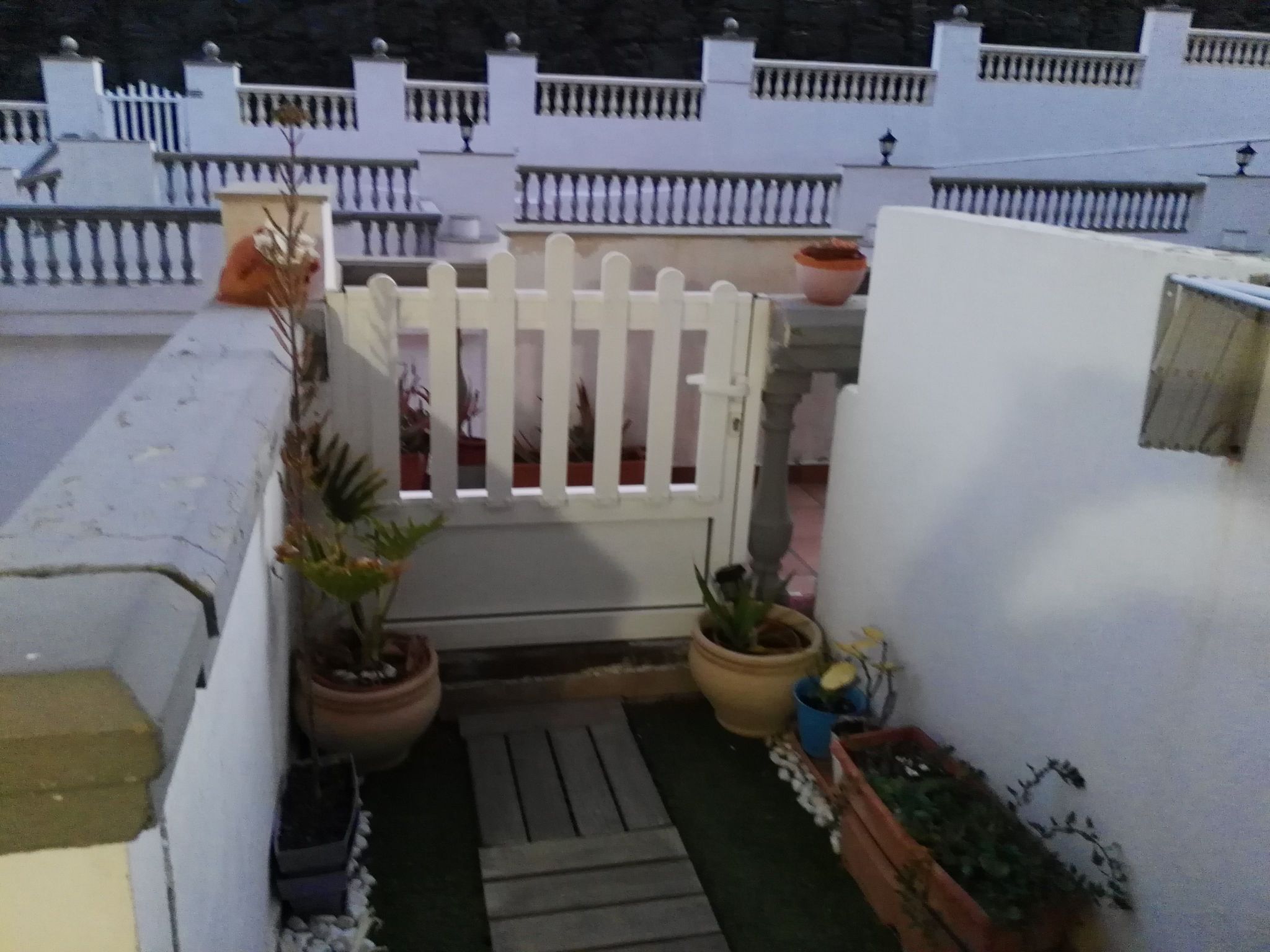 Photo of Appartement mit Balkon in einem Komplex mit Gemeinschaftspool am Meer