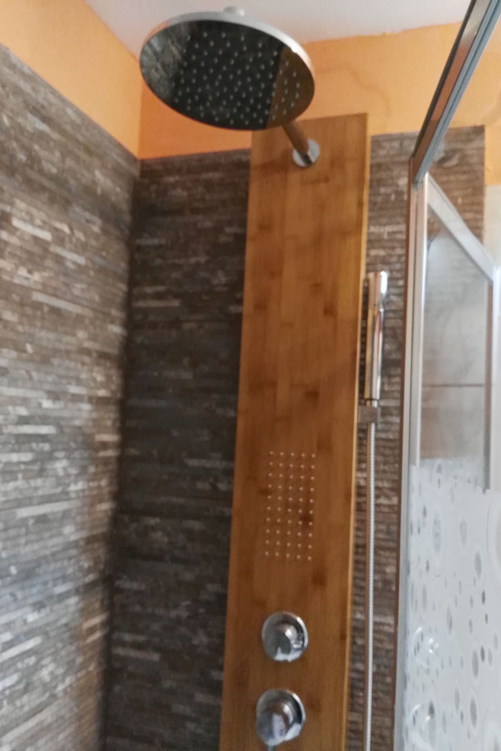 Photo of Appartement mit Balkon in einem Komplex mit Gemeinschaftspool am Meer