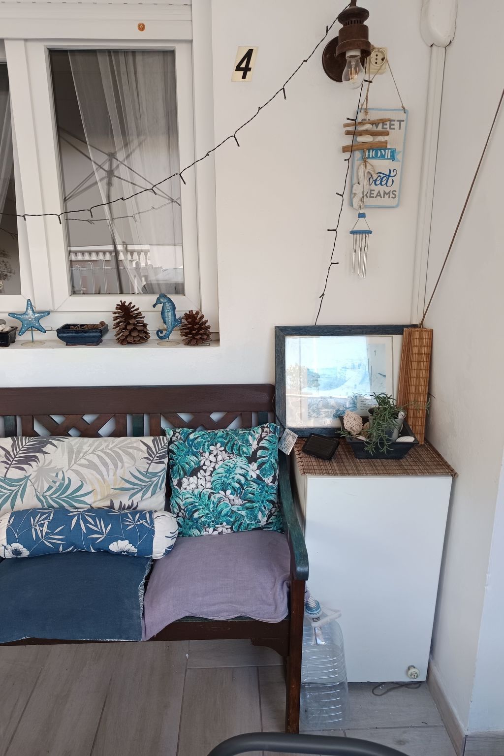 Appartement mit Balkon in einem Komplex mit Gemeinschaftspool am Meer