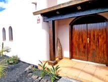 Vrijstaande villa met privé verwarmd zwembad in Corralejo, op 1 km van zee - thumbnail 3