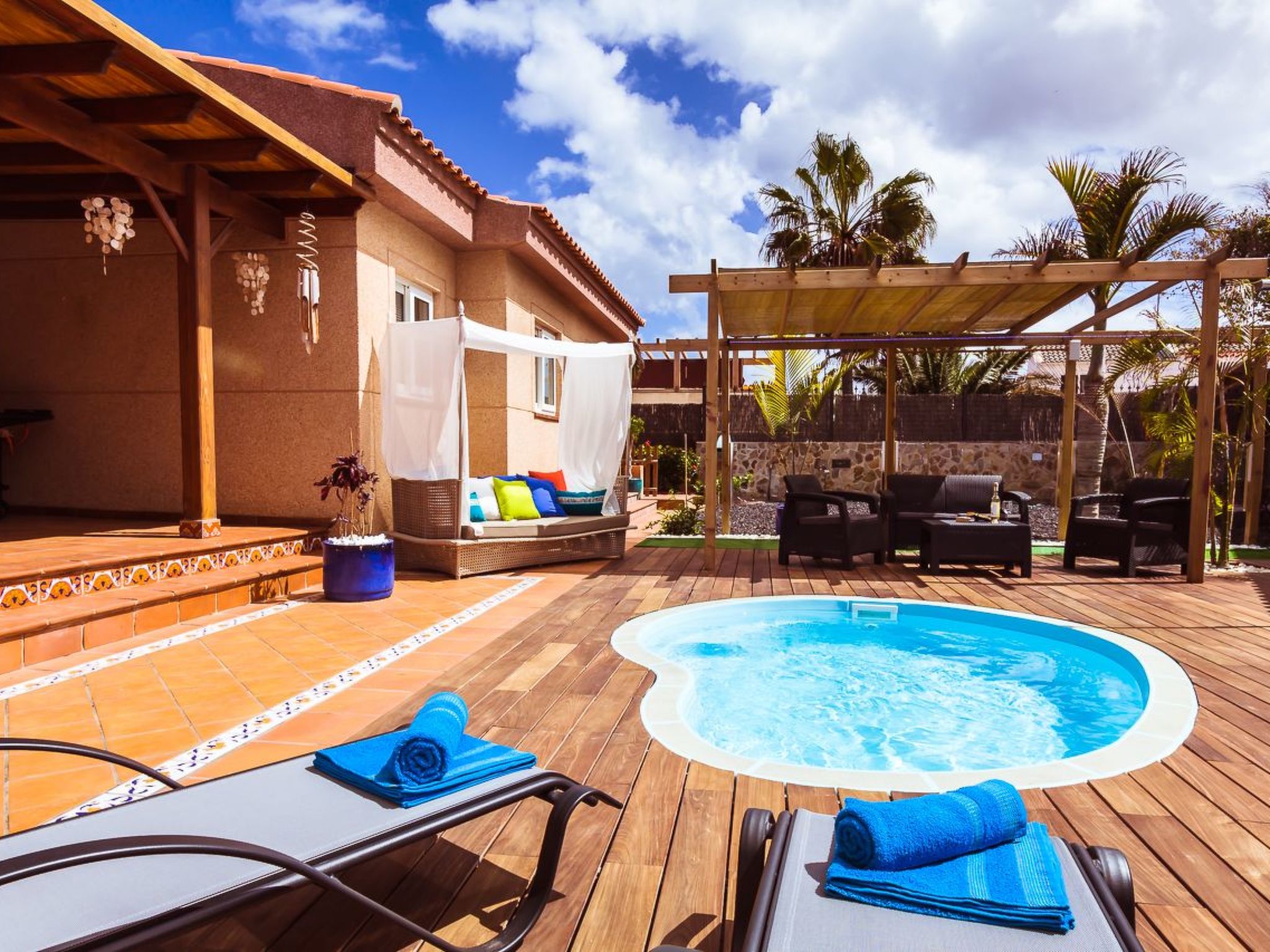 Strandnahes Ferienhaus Hibiscus mit privatem Pool-Binnen