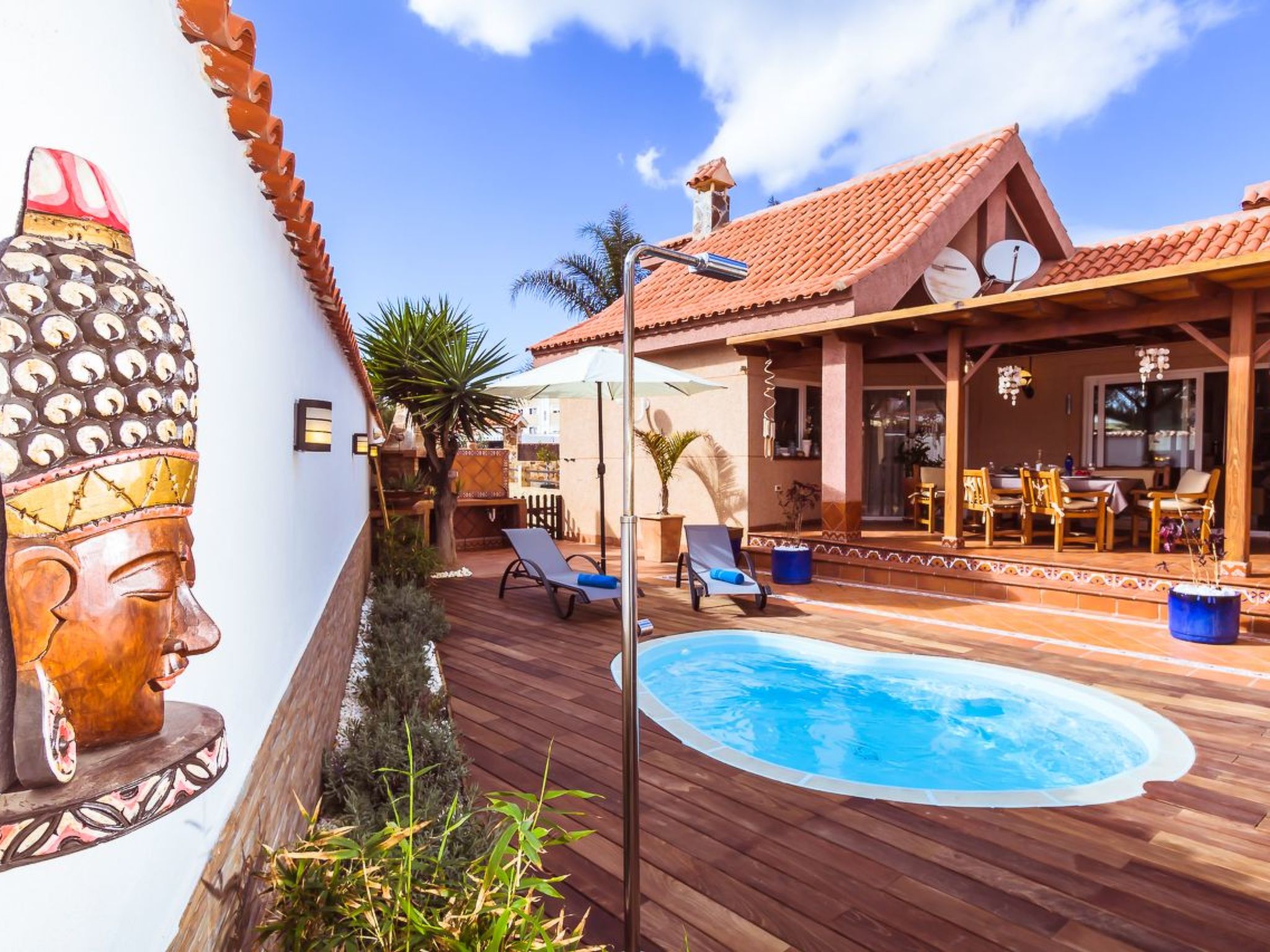 Strandnahes Ferienhaus Hibiscus mit privatem Pool-Binnen