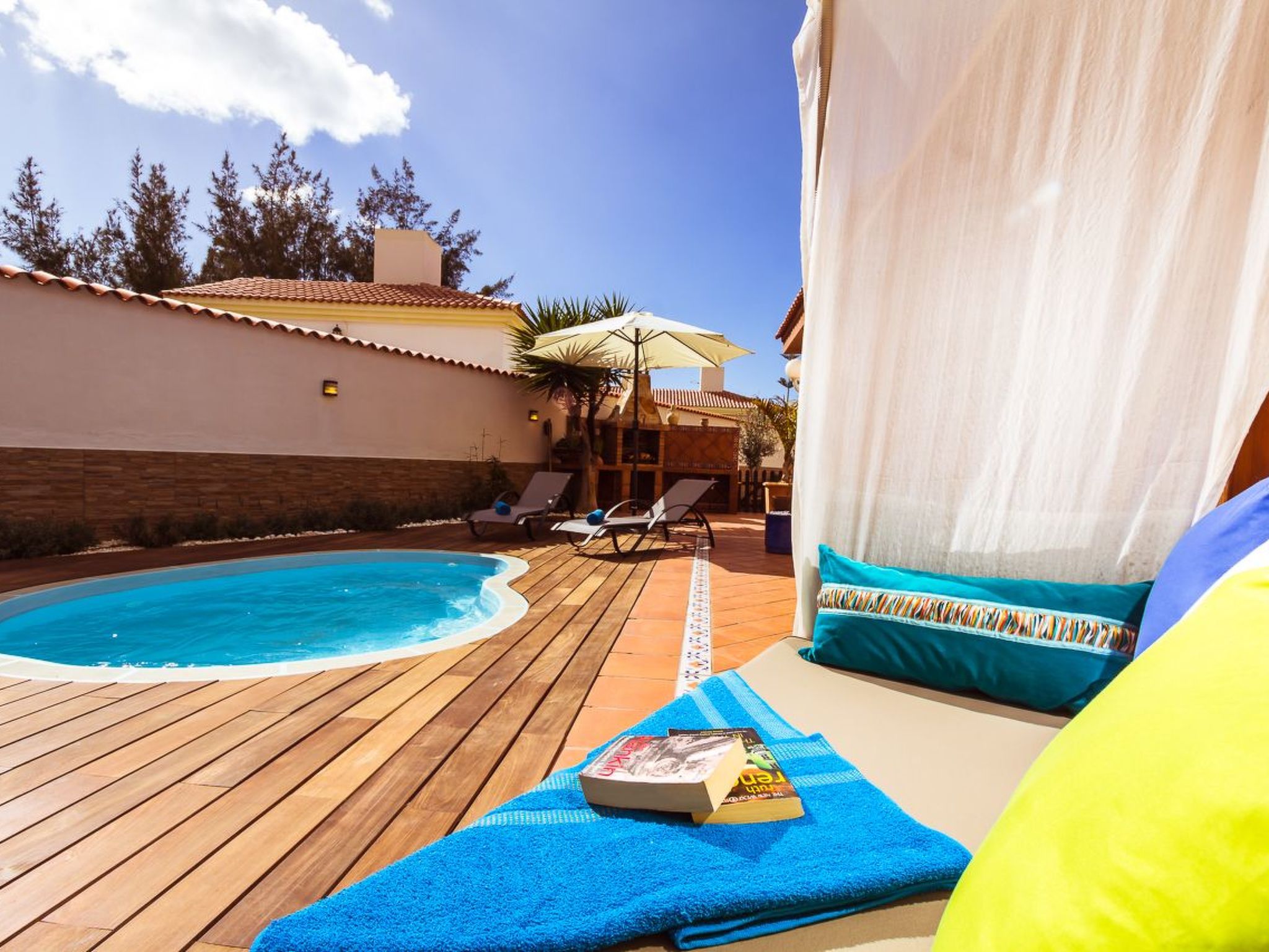 Strandnahes Ferienhaus Hibiscus mit privatem Pool-Binnen