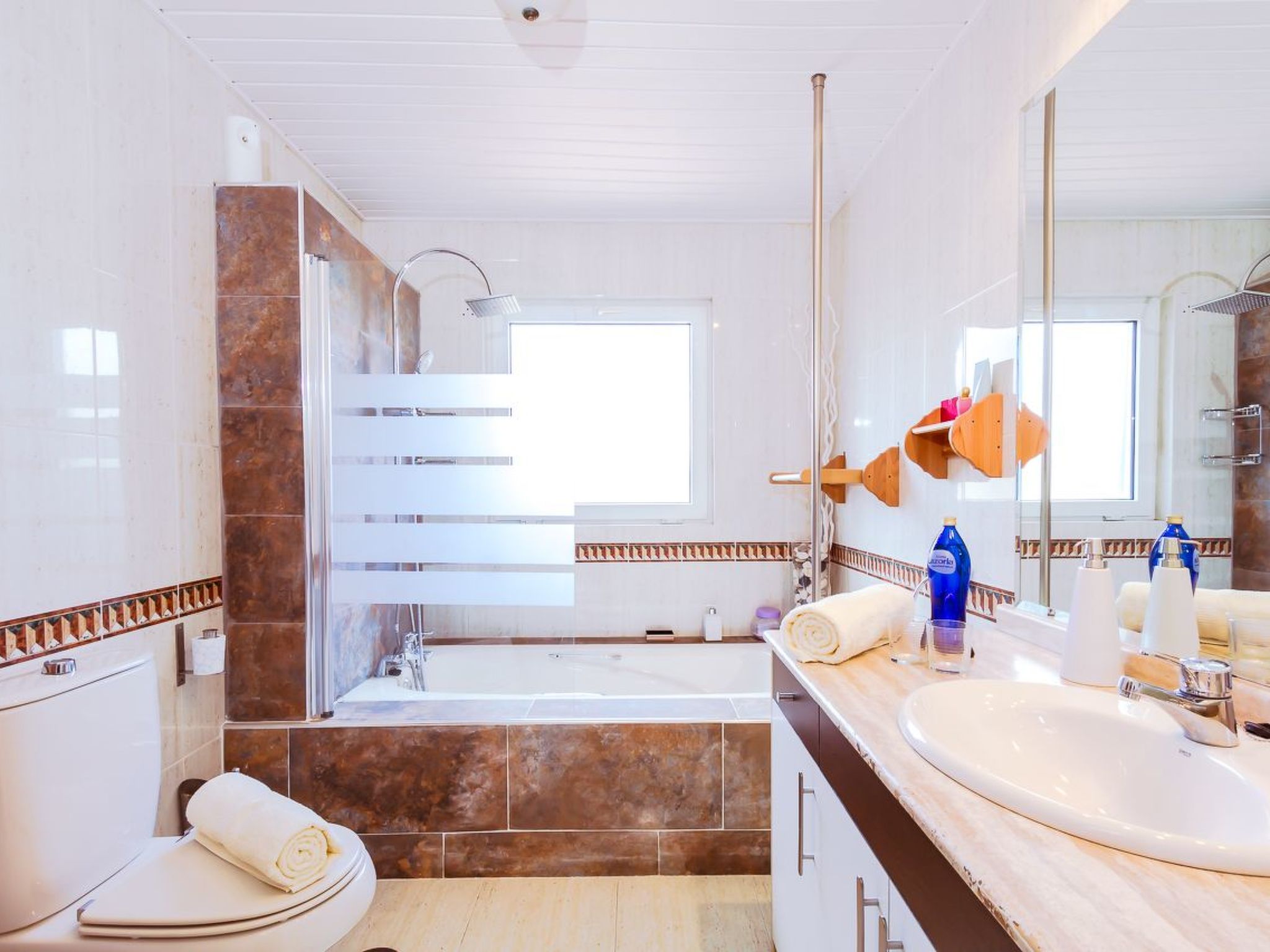 Strandnahes Ferienhaus Hibiscus mit privatem Pool-Binnen