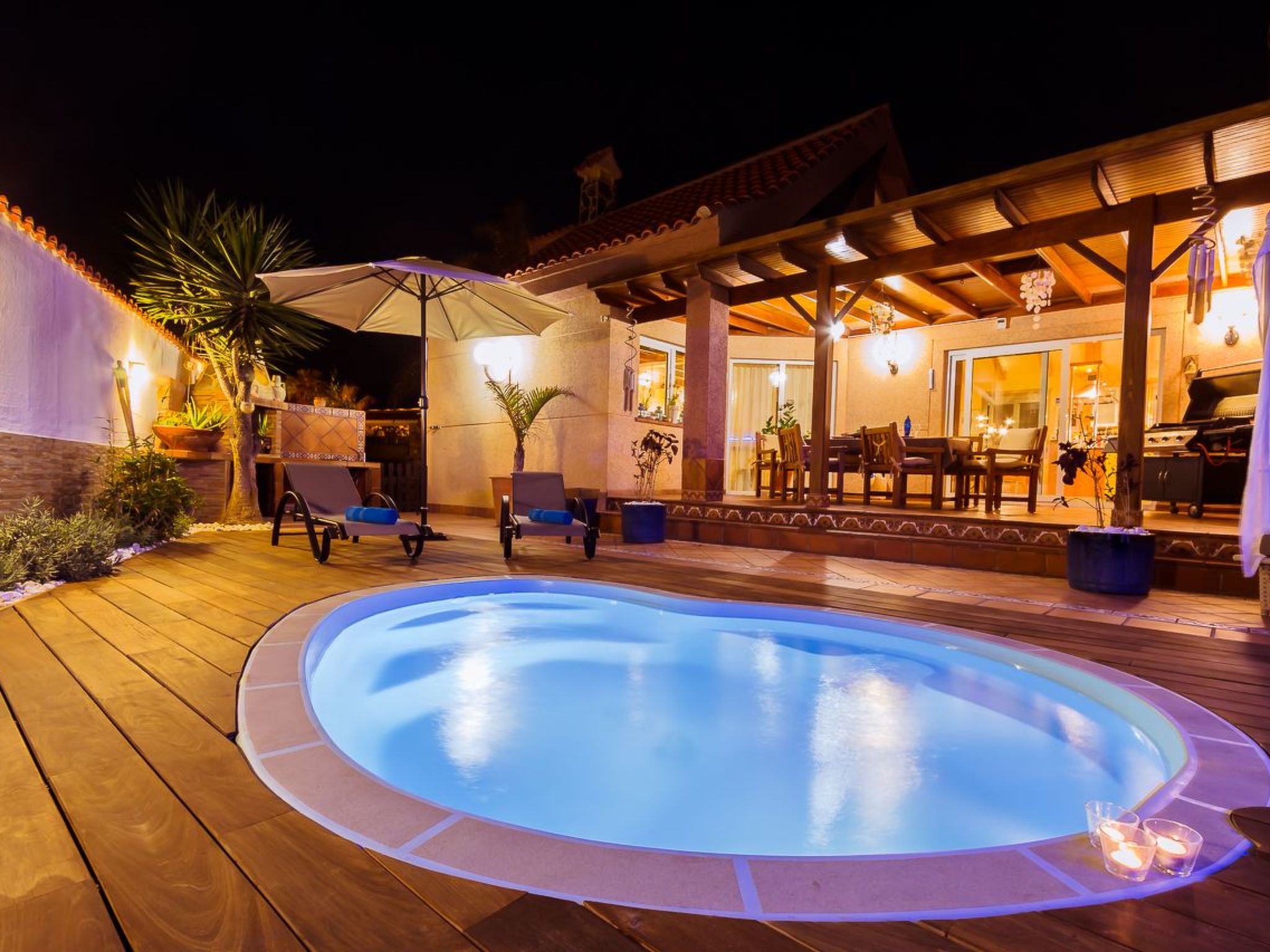 Strandnahes Ferienhaus Hibiscus mit privatem Pool-Binnen